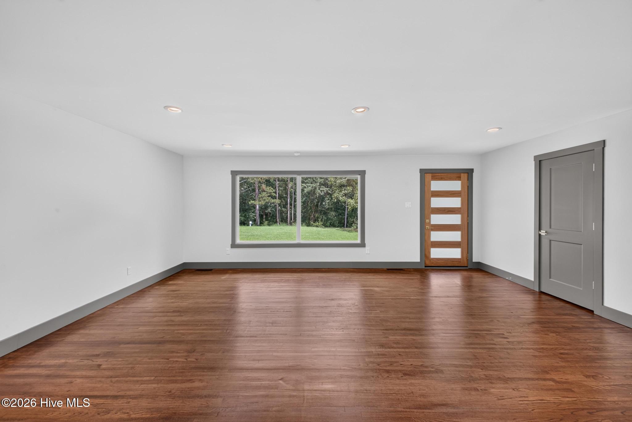 1425 Pine Log Road Property Photo 3