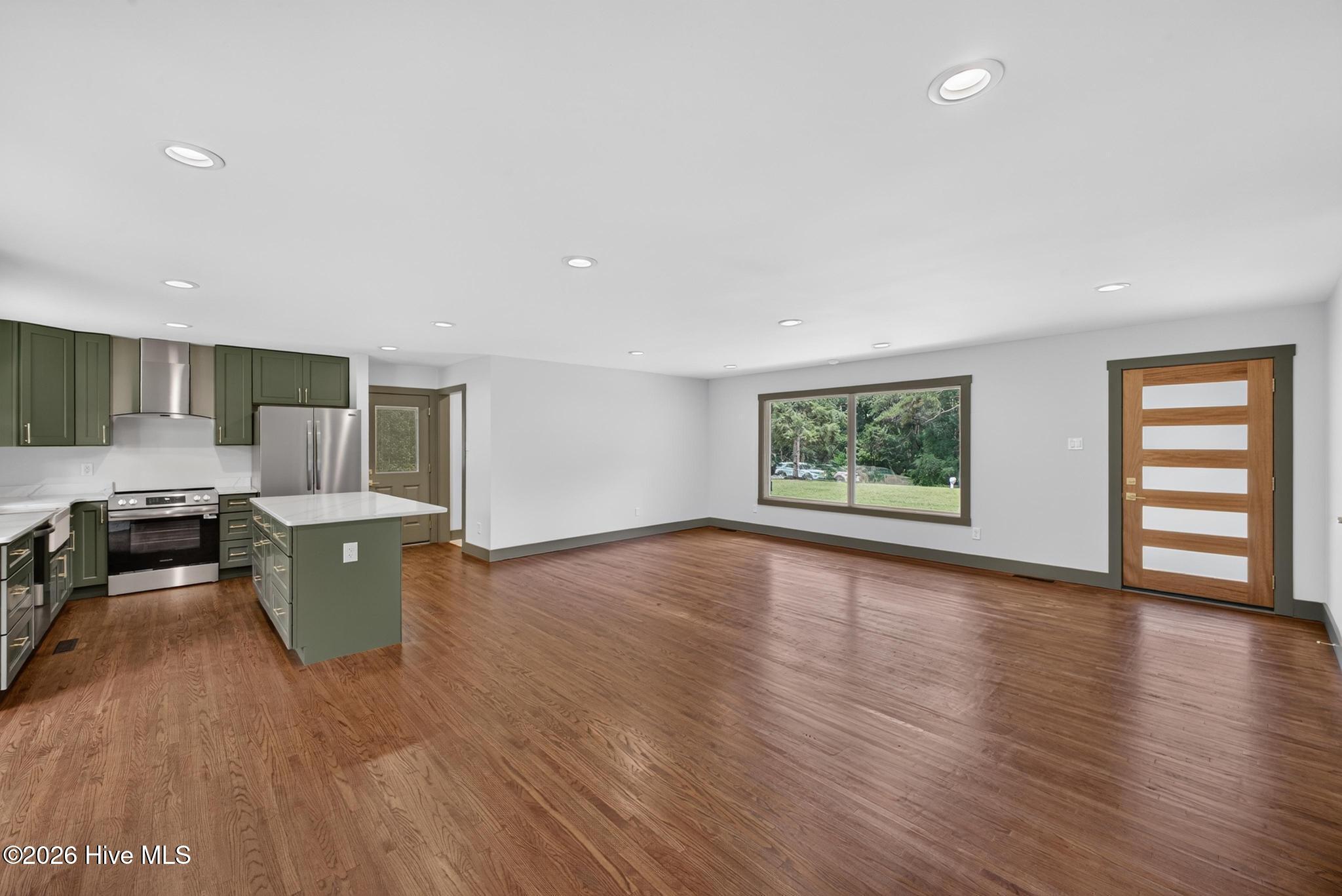 1425 Pine Log Road Property Photo 4