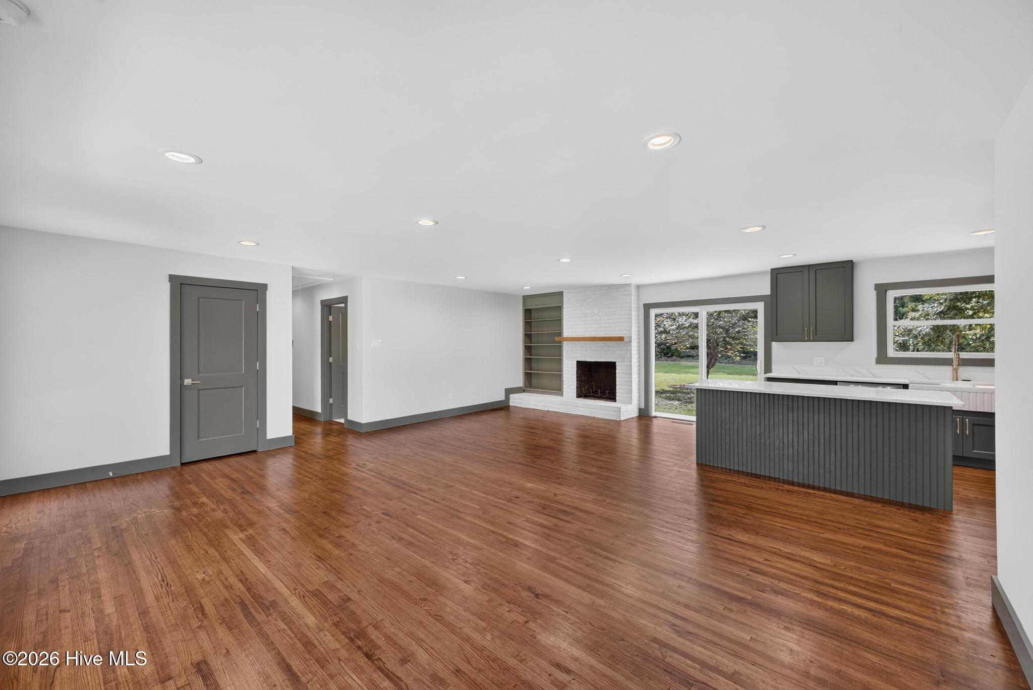 1425 Pine Log Road Property Photo 7