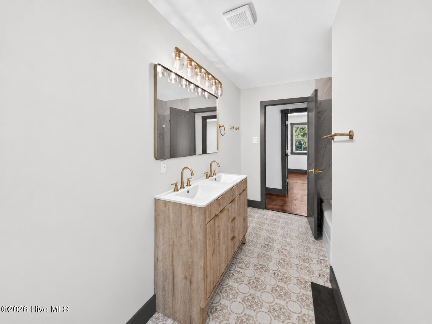 1425 Pine Log Road Property Photo 14