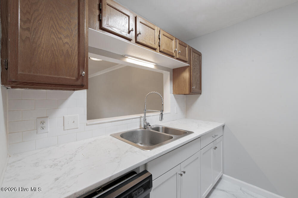 206 W Buena Vista Avenue Property Photo 9