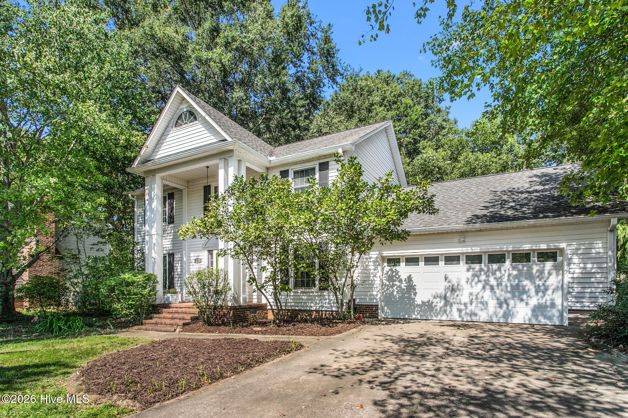 2125 Crosby Drive Property Photo 2