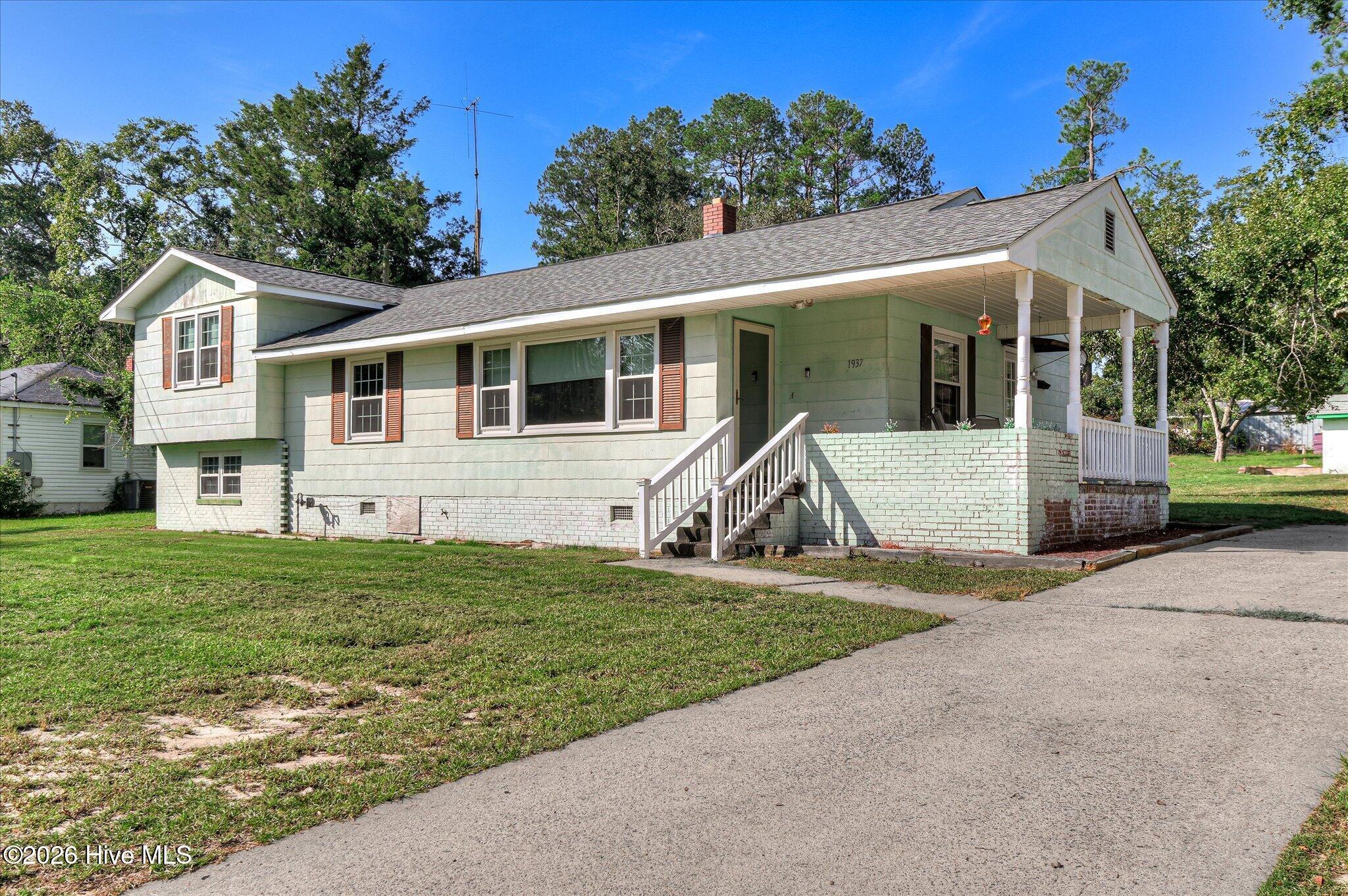 1937 Fairway Drive Property Photo 3