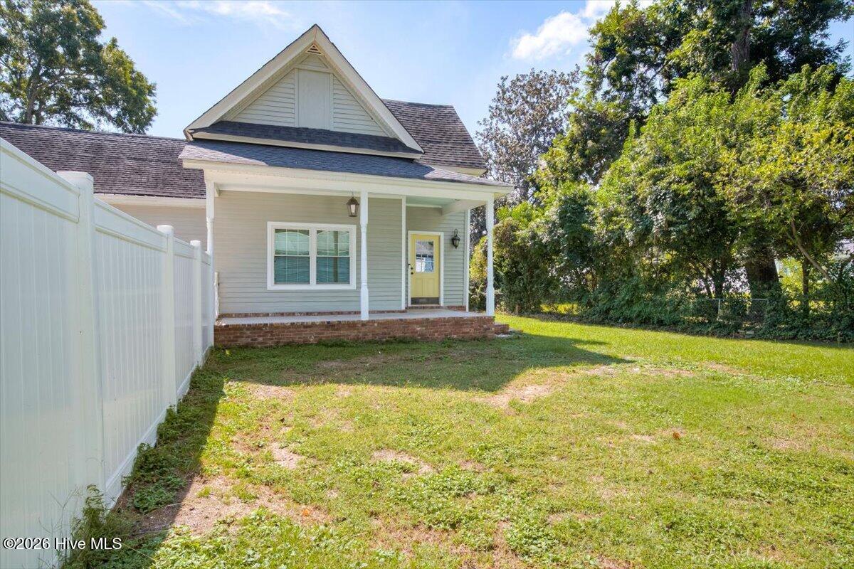 301 W 5th Street Property Photo 40