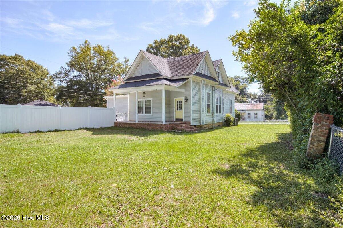 301 W 5th Street Property Photo 41