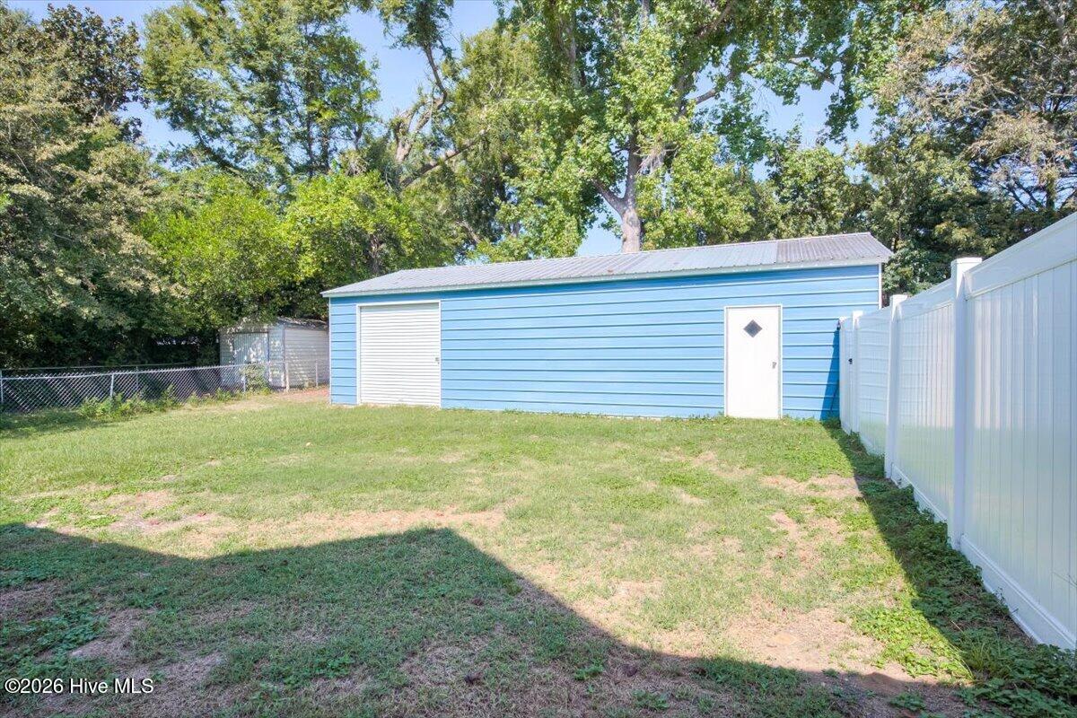 301 W 5th Street Property Photo 42