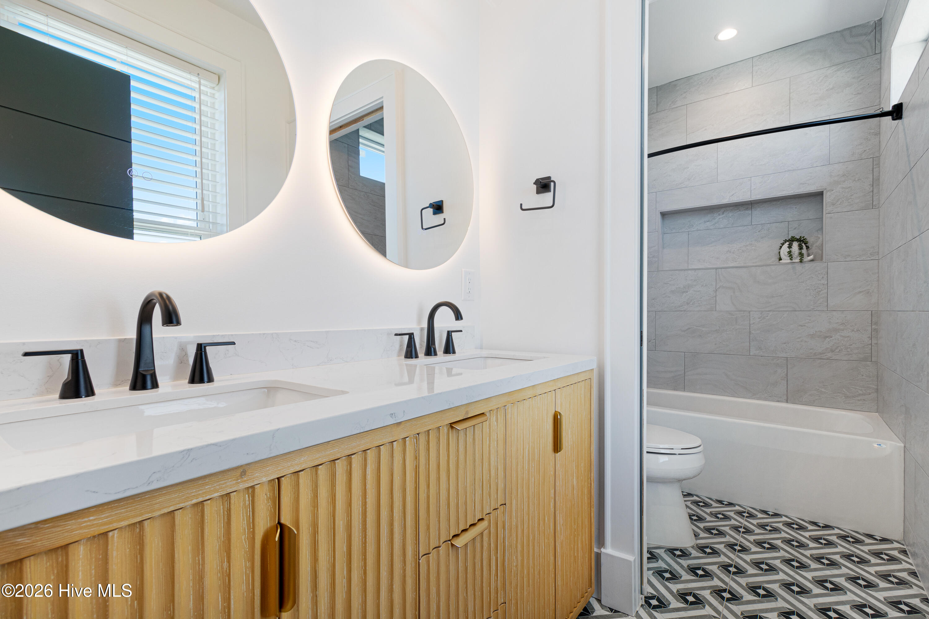 3503 Ocean Drive E & W Property Photo 56
