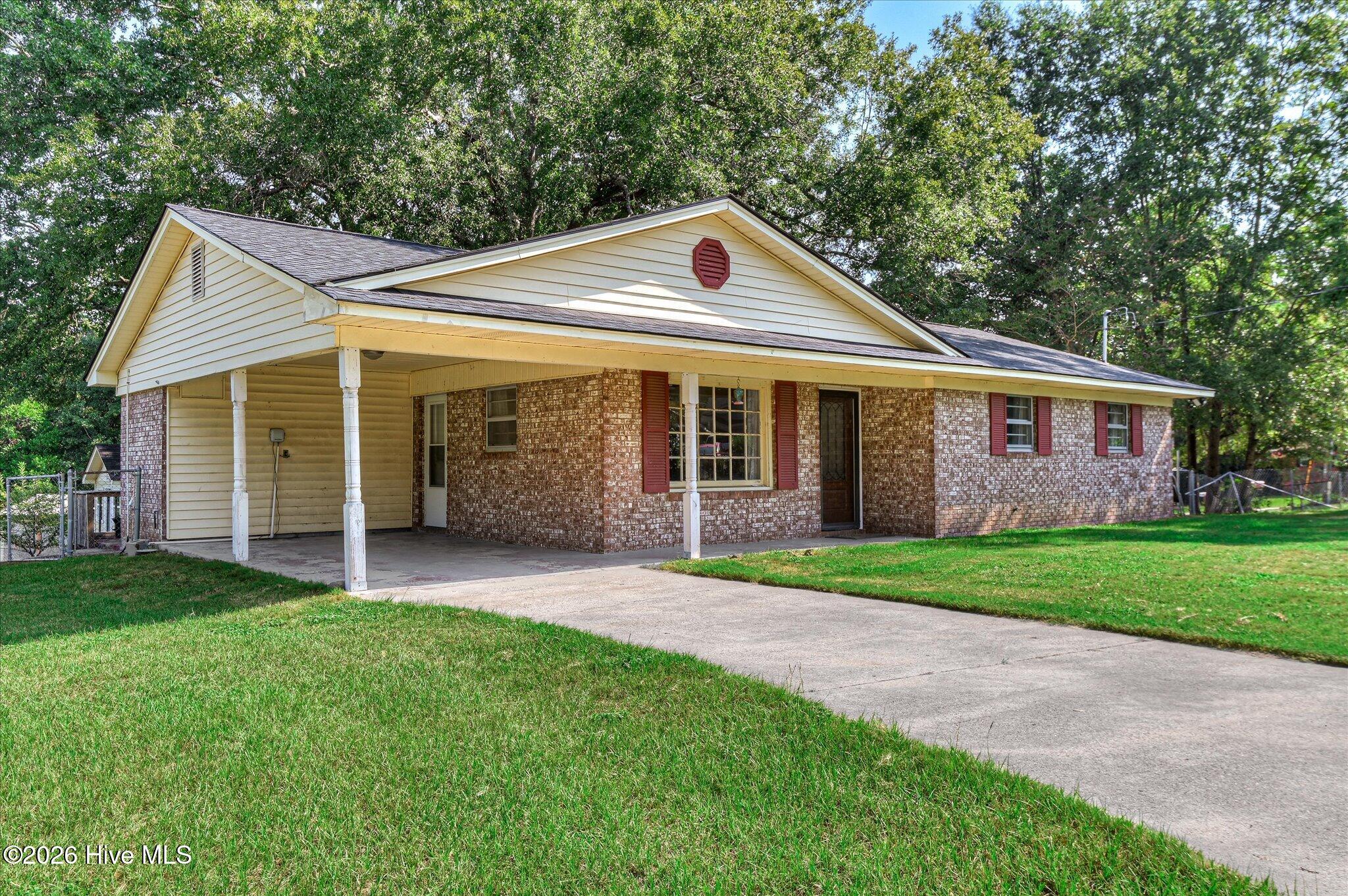 301 Edgewood Drive Property Photo 2
