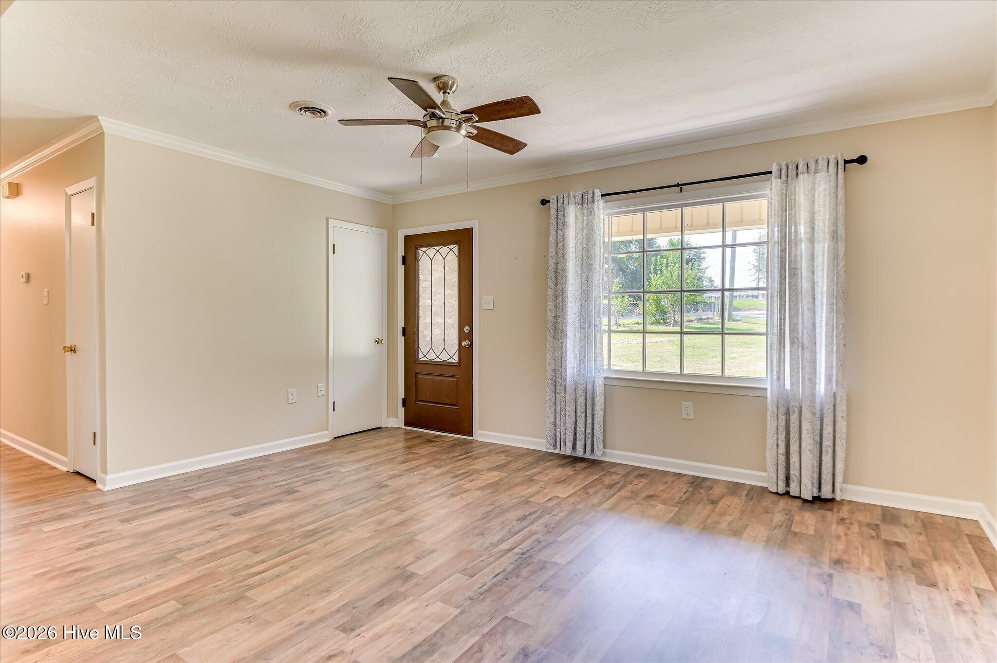 301 Edgewood Drive Property Photo 5