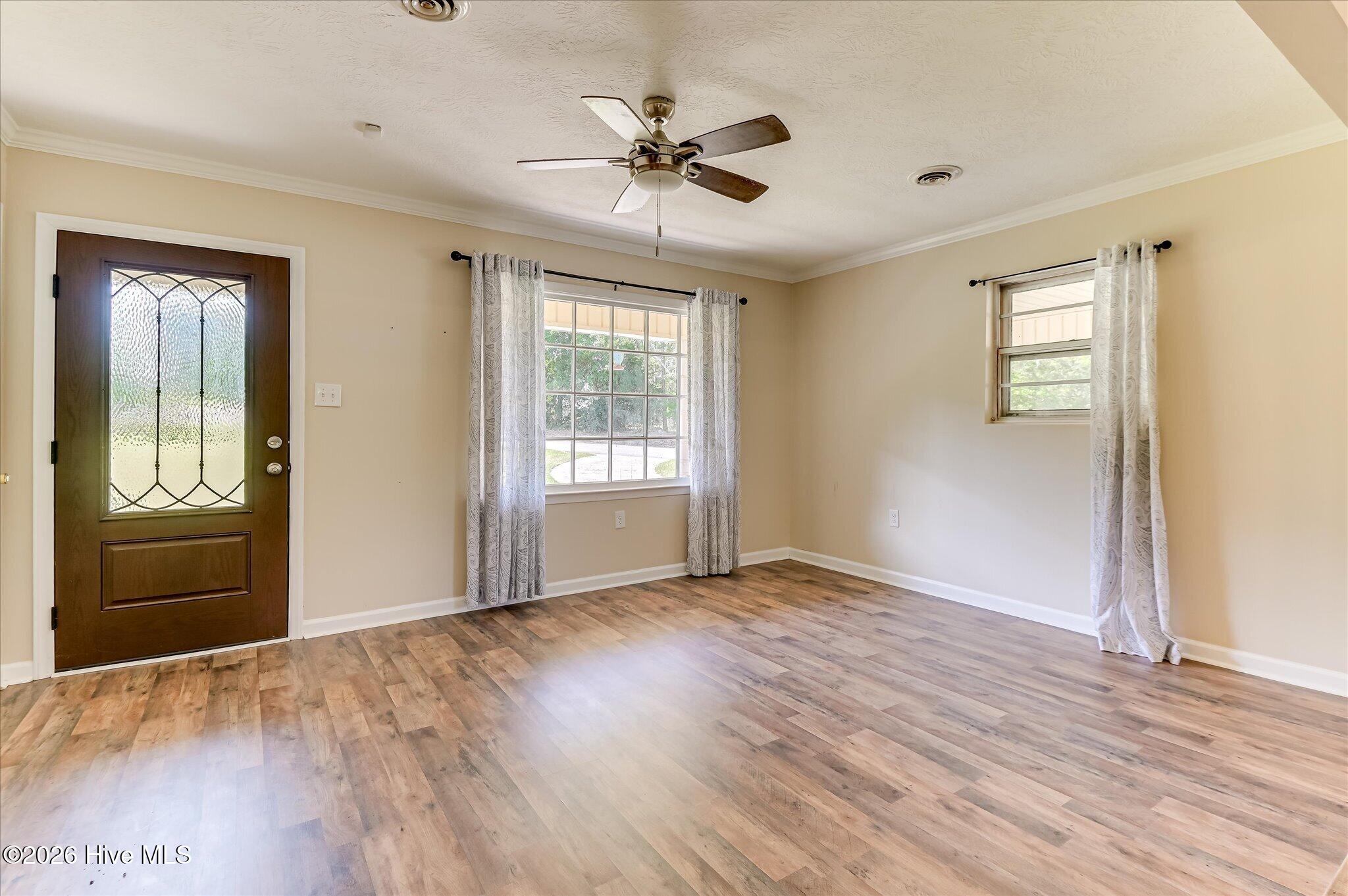 301 Edgewood Drive Property Photo 6