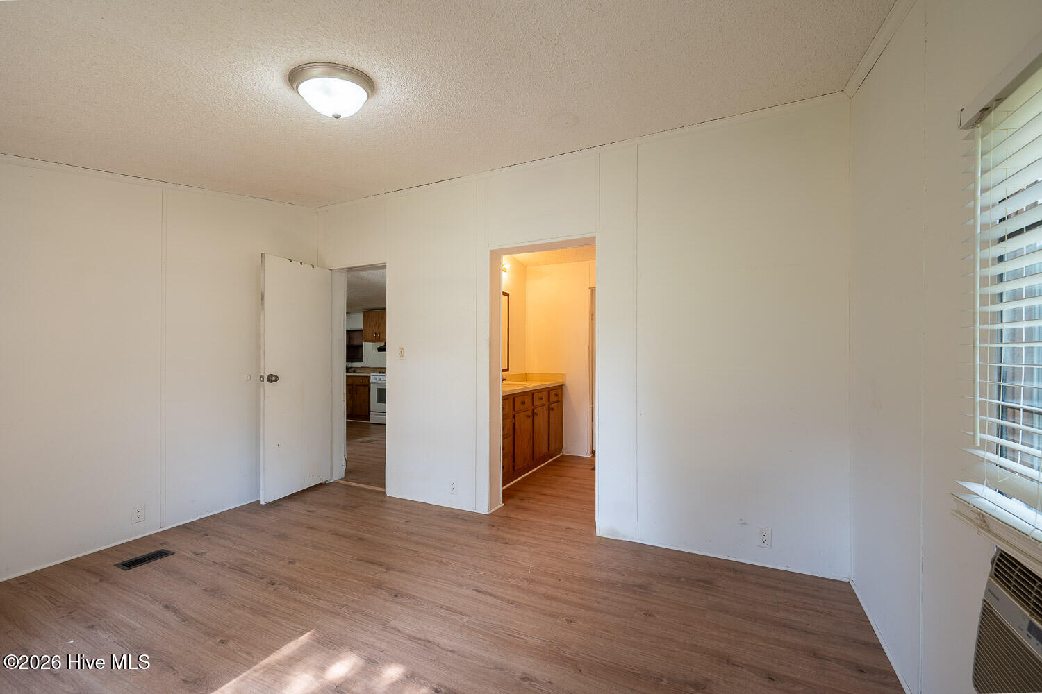 2300 Louisville Road Property Photo 8