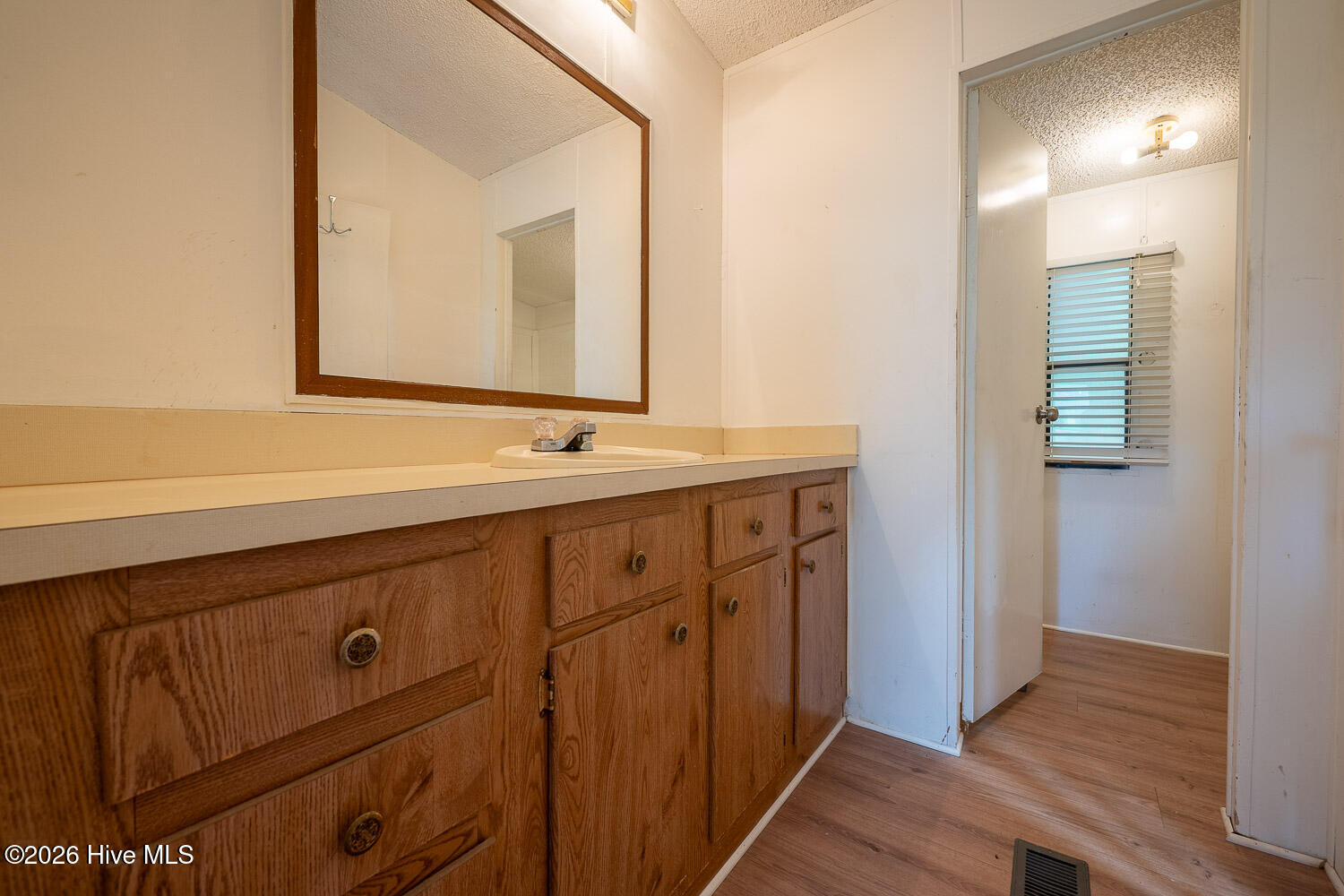 2300 Louisville Road Property Photo 9