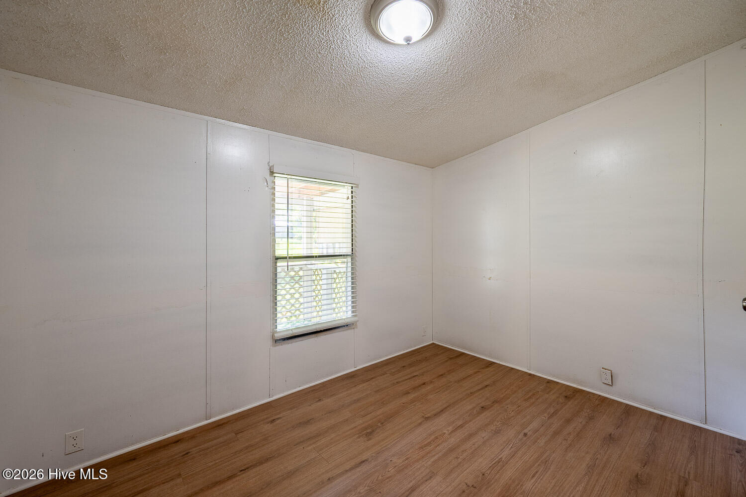 2300 Louisville Road Property Photo 10