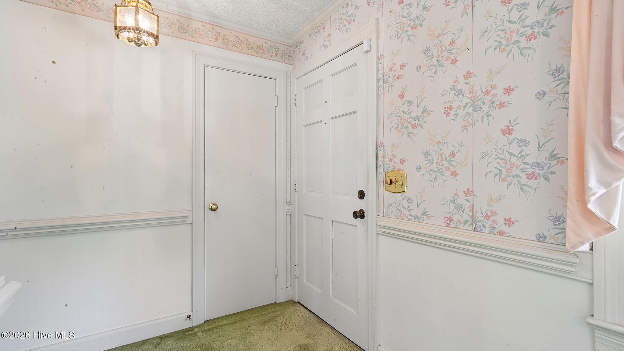 4163 Edgewood Drive Property Photo 6