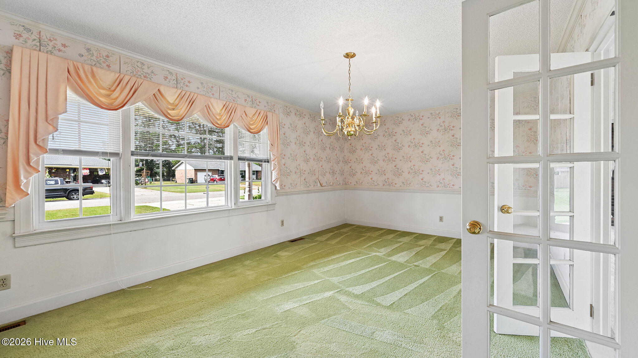4163 Edgewood Drive Property Photo 8