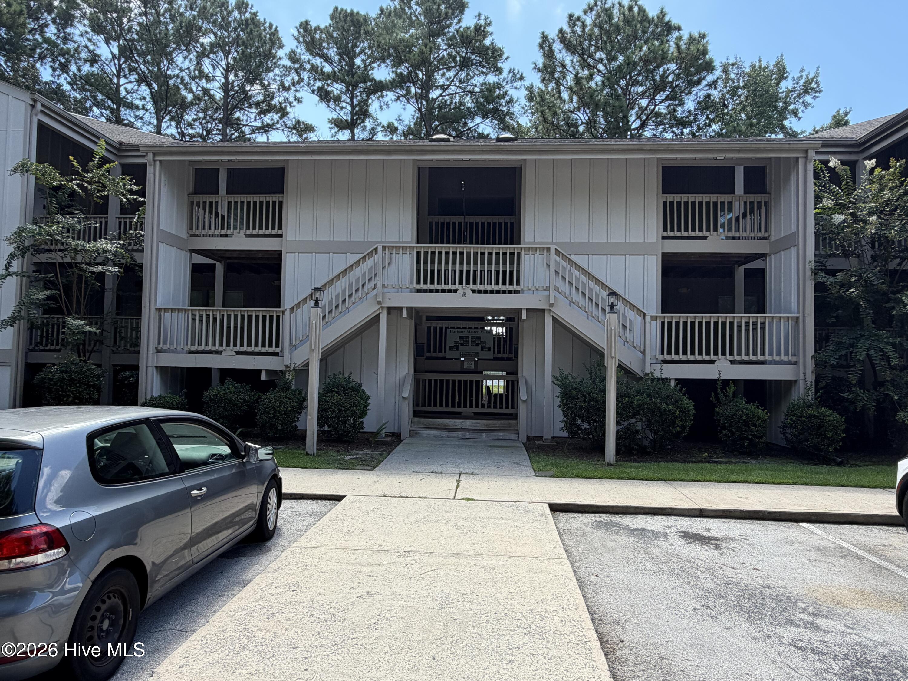 6225 Harbourside Drive Property Photo 2