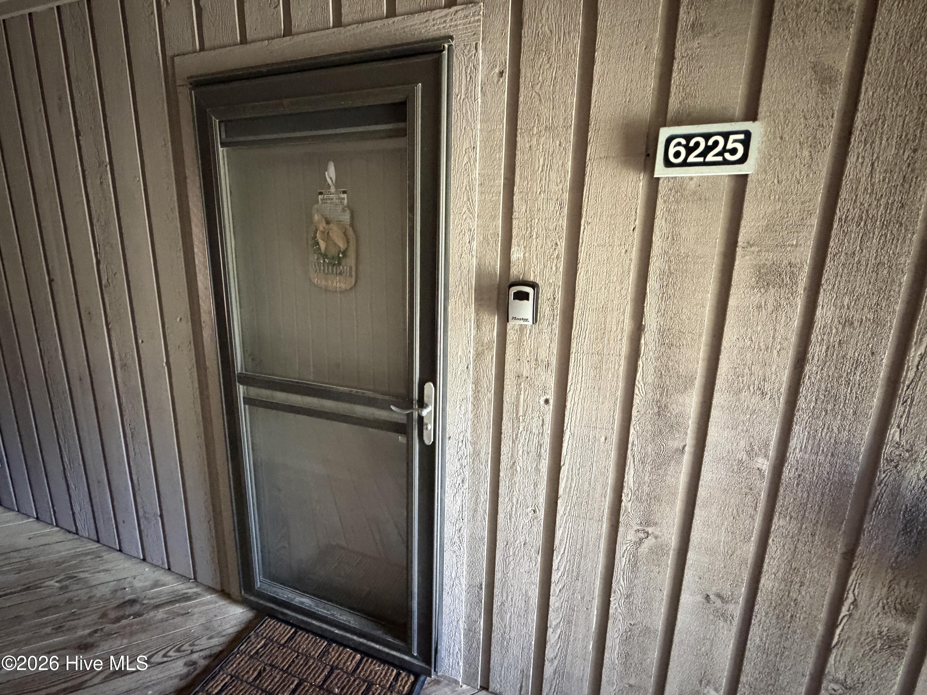 6225 Harbourside Drive Property Photo 4