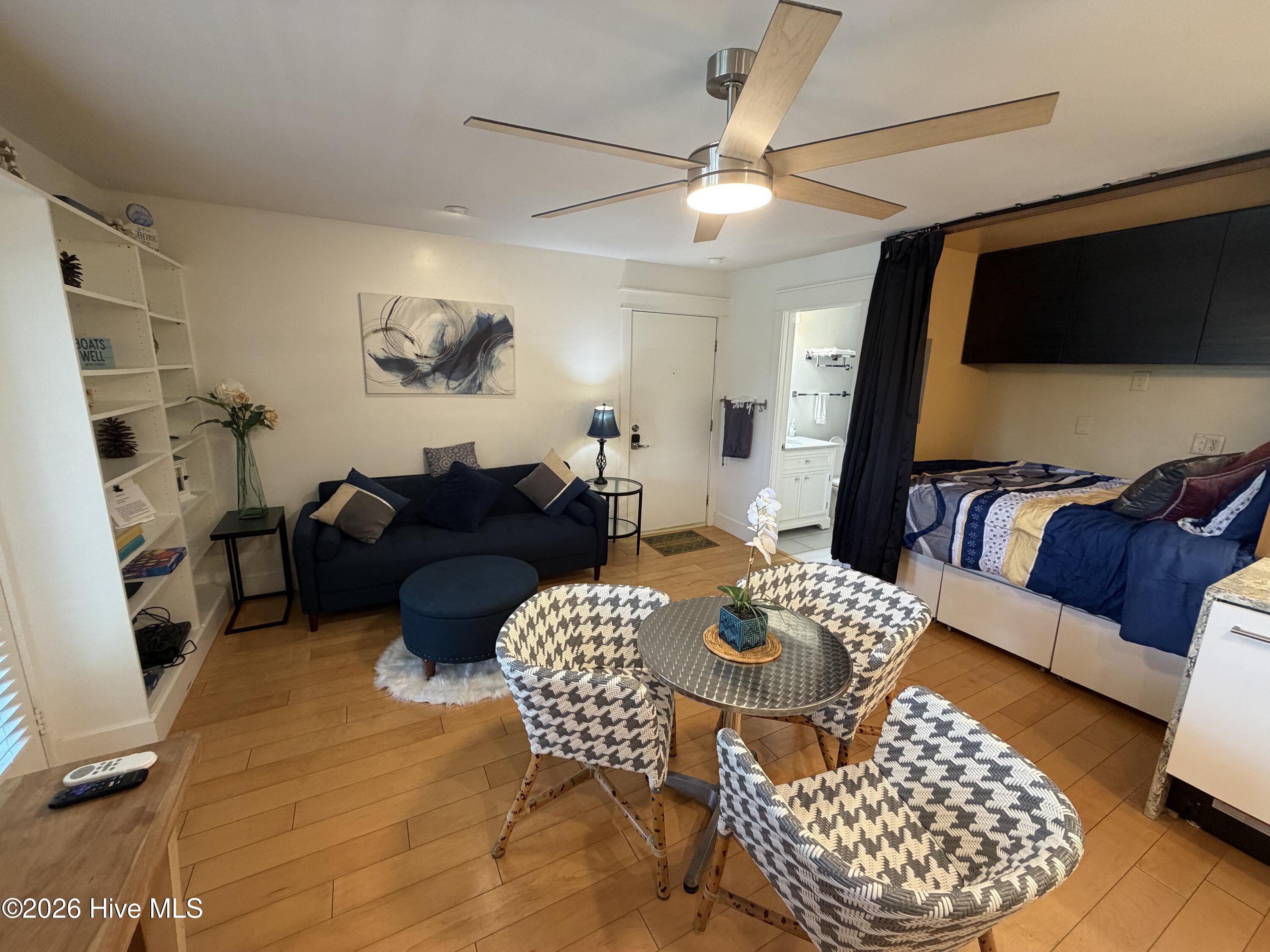 6225 Harbourside Drive Property Photo 9