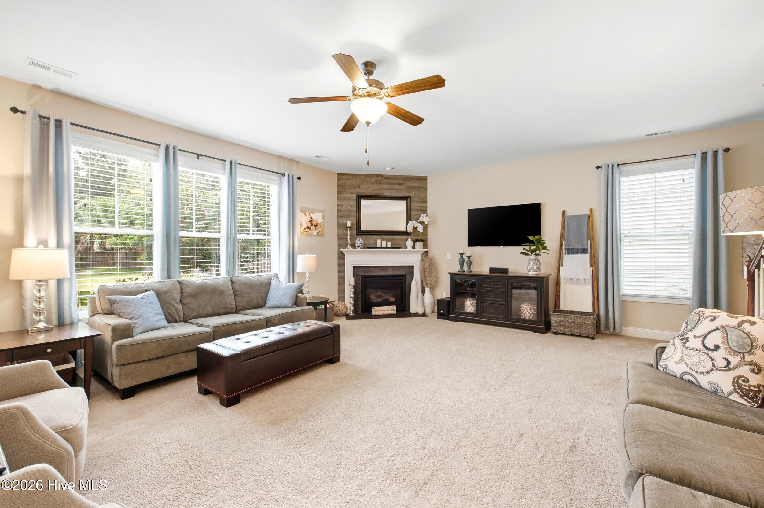 422 Chablis Way Property Photo 5