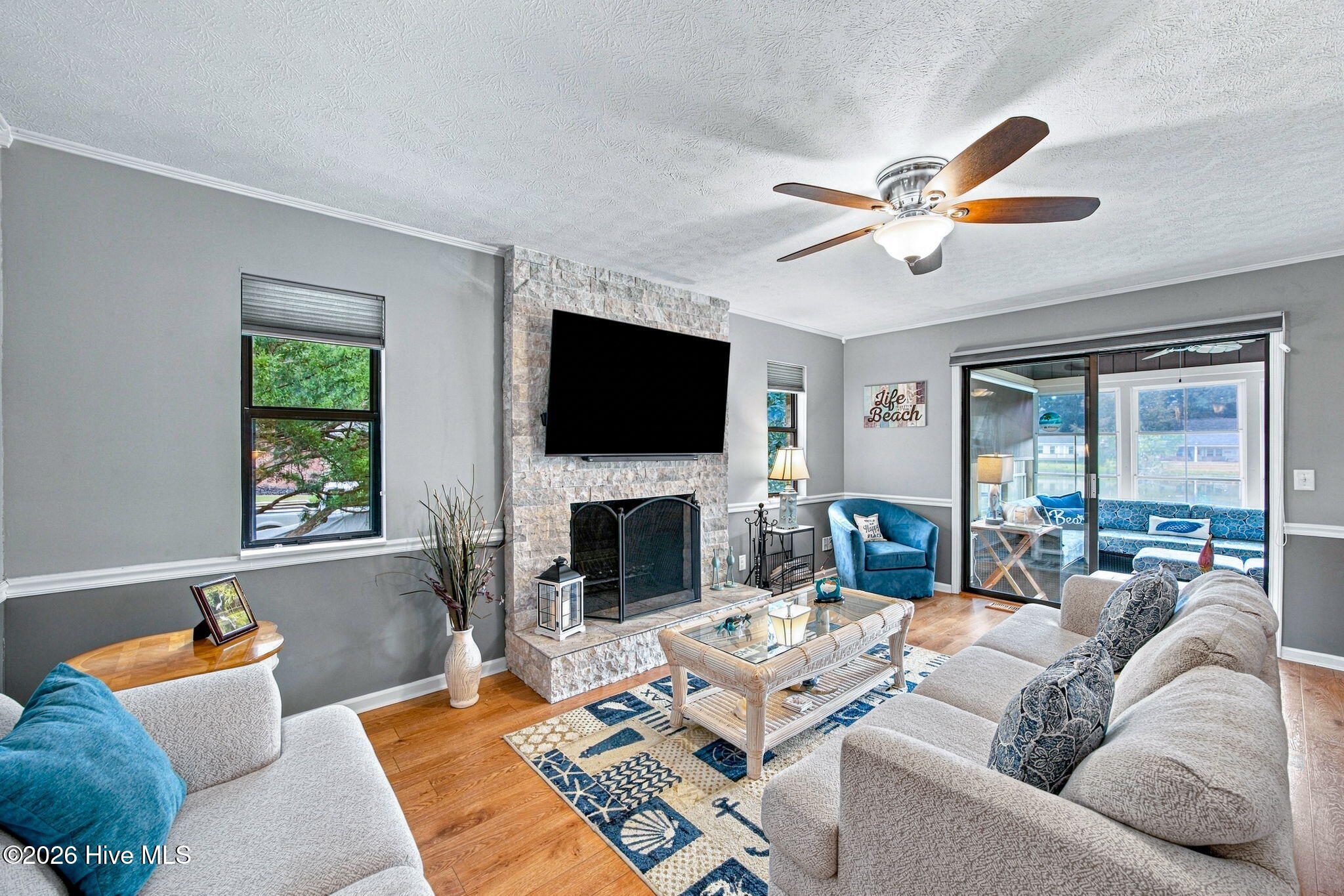 1140 Charlotte Avenue Property Photo 3