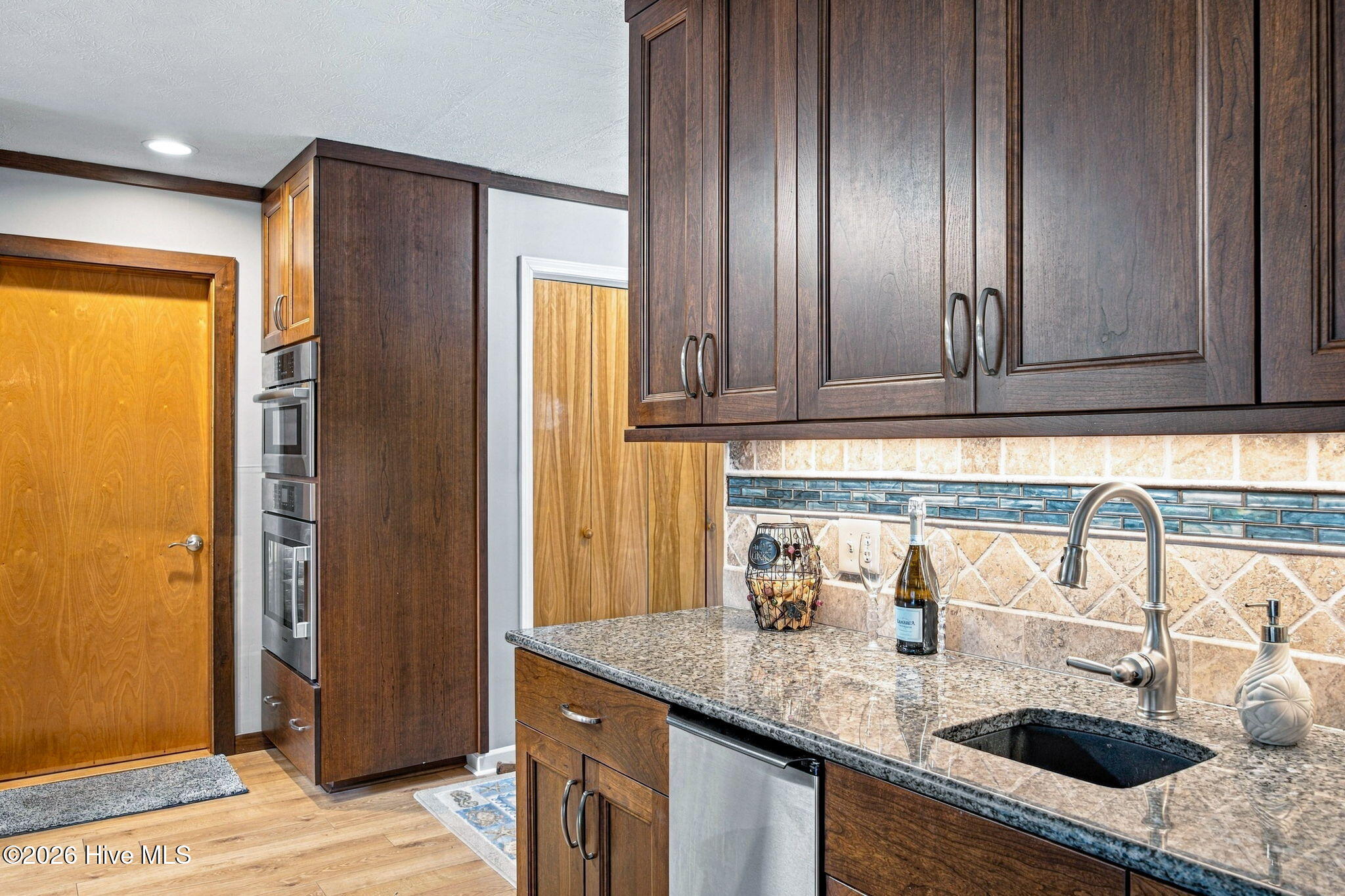 1140 Charlotte Avenue Property Photo 15