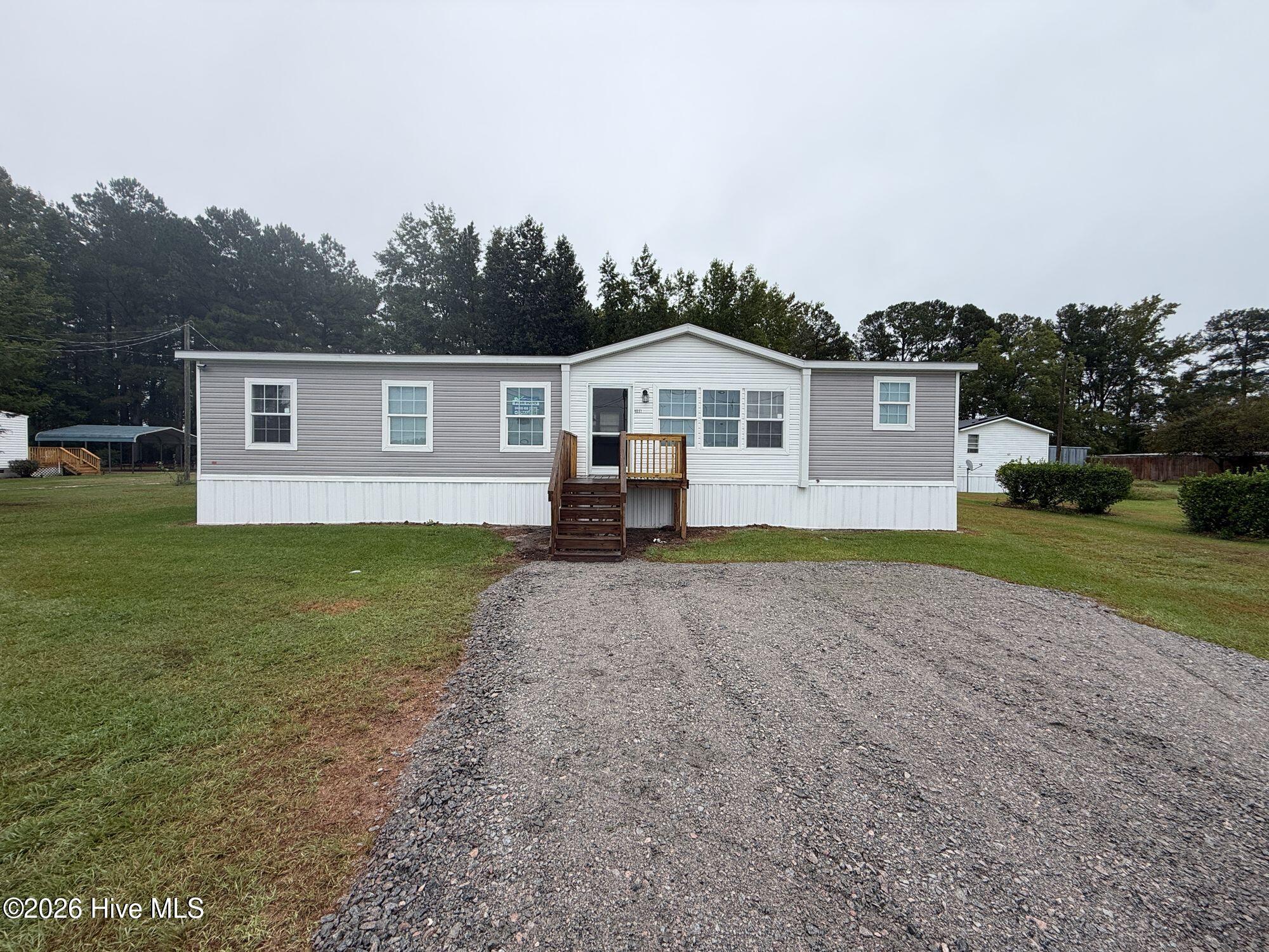 3189 Roy Beach Road Property Photo 1