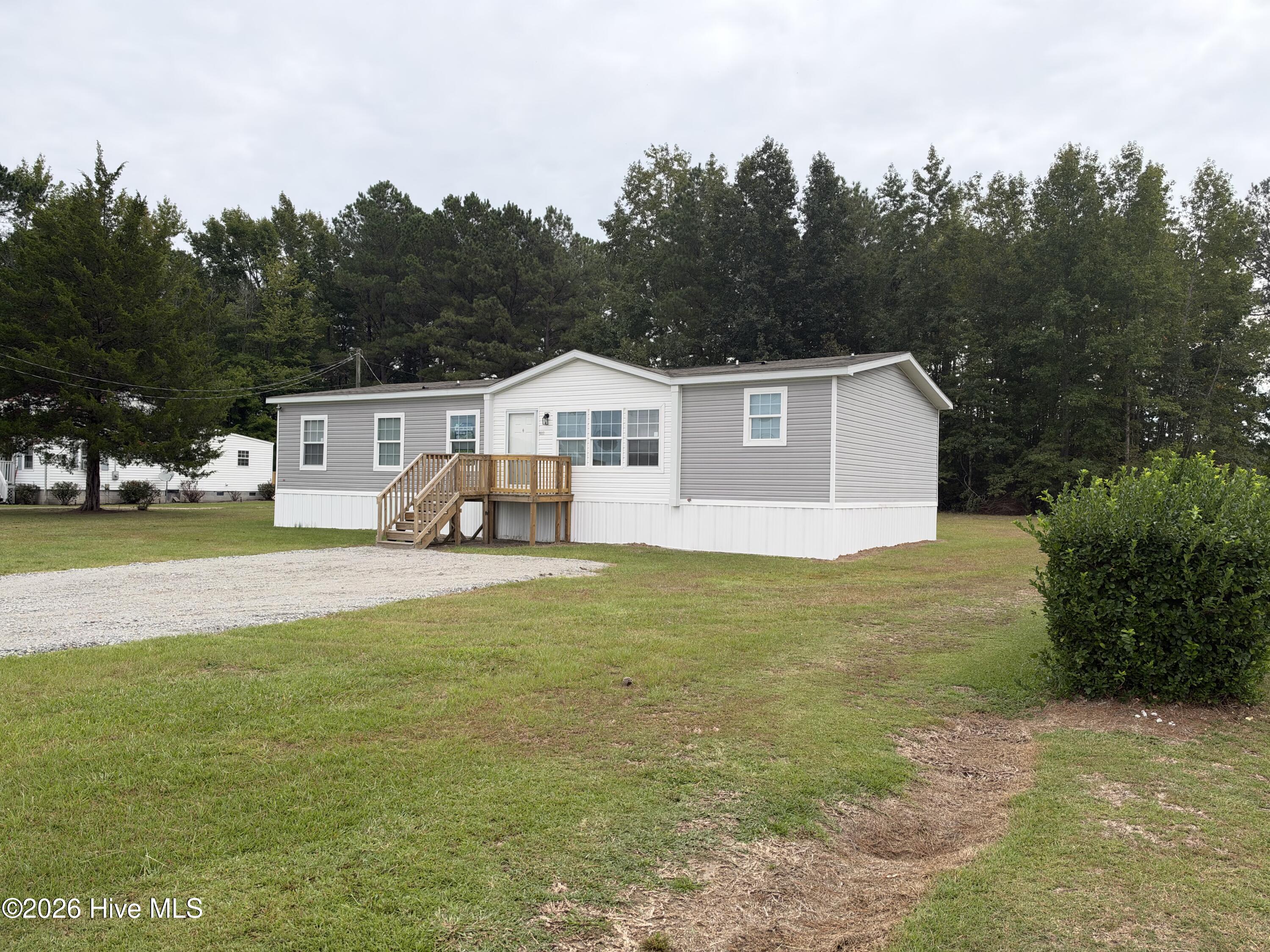 3189 Roy Beach Road Property Photo 1