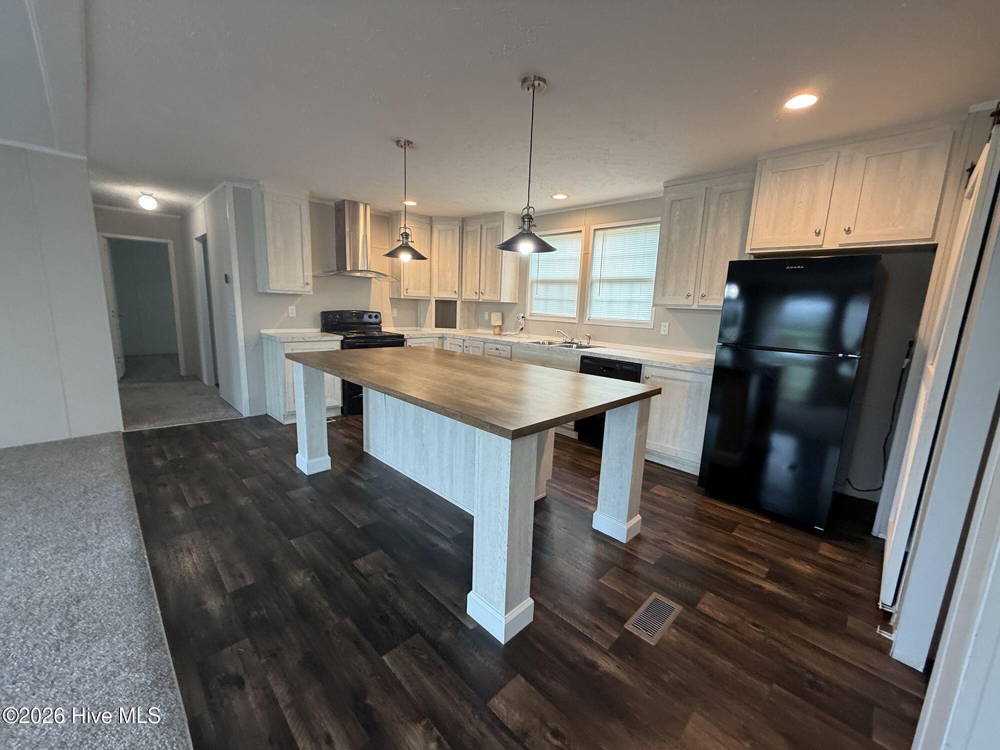 3189 Roy Beach Road Property Photo 4