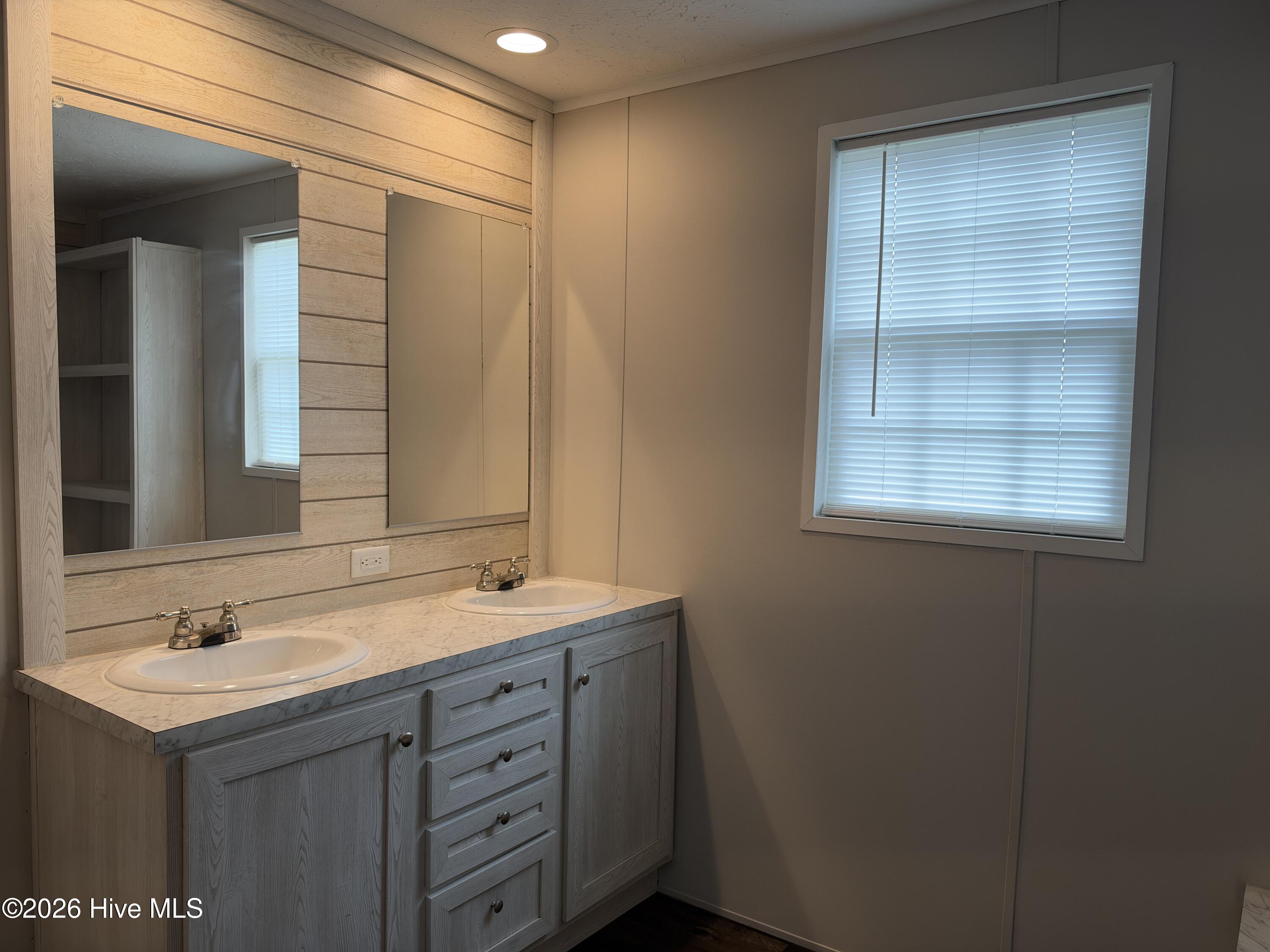 3189 Roy Beach Road Property Photo 14