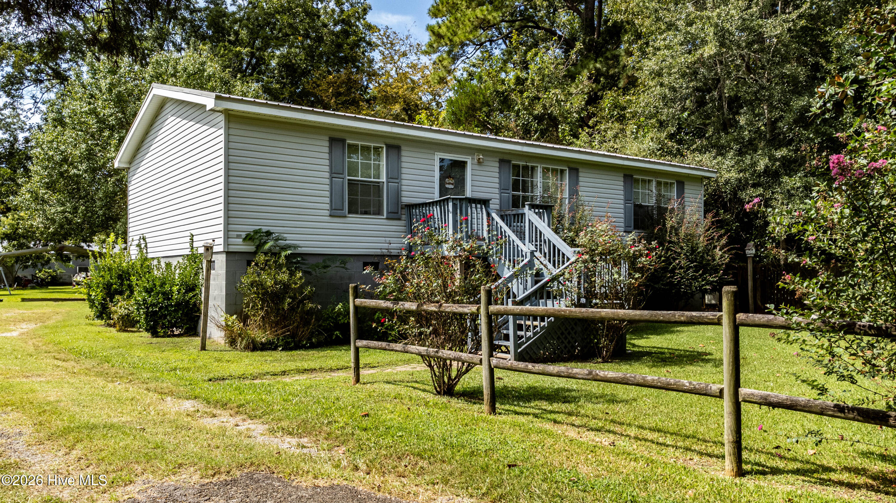 1035 W Bay Street Property Photo 1