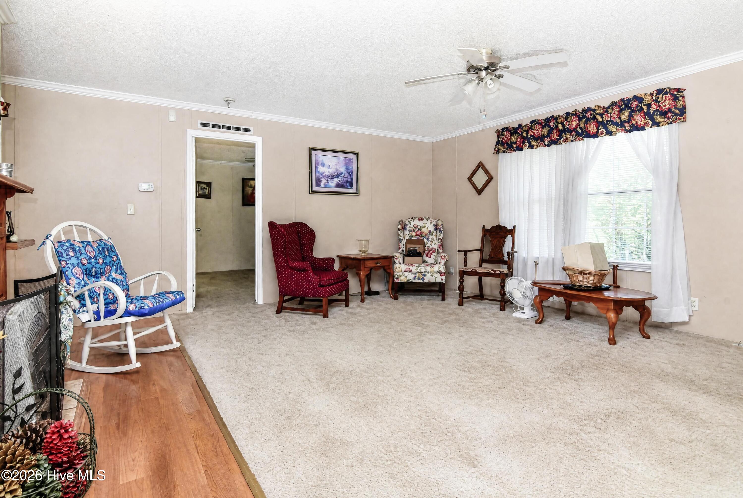 1035 W Bay Street Property Photo 4