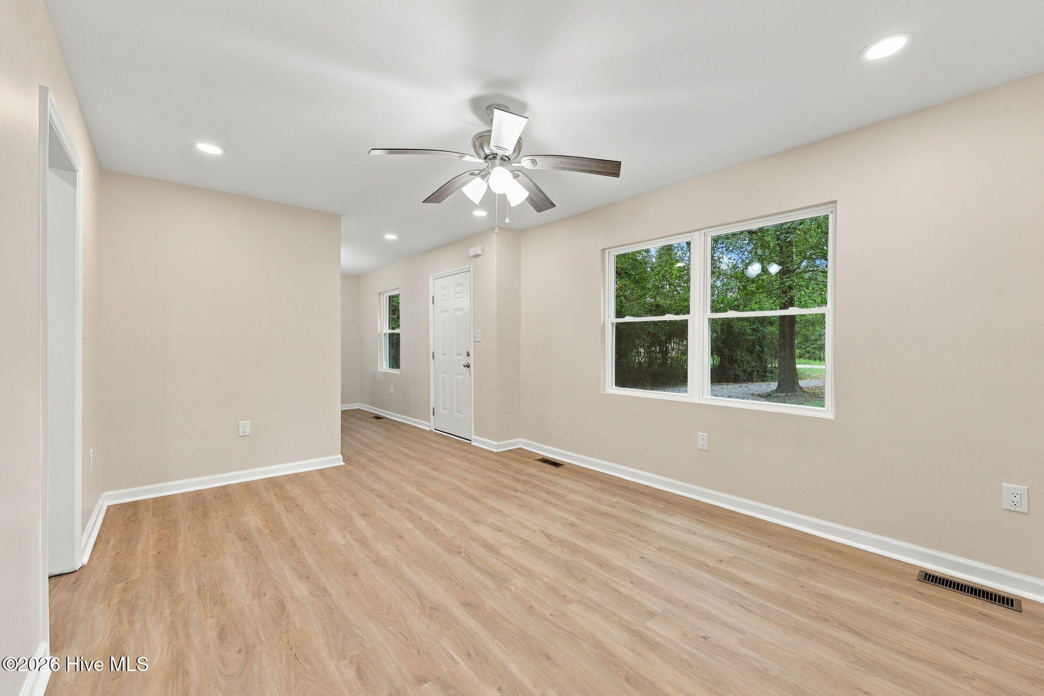 23526 Nc 33 E Property Photo 4