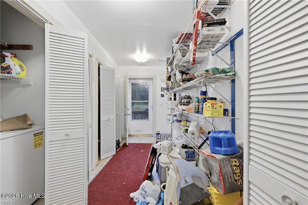 310 Coral Lane Property Photo 9