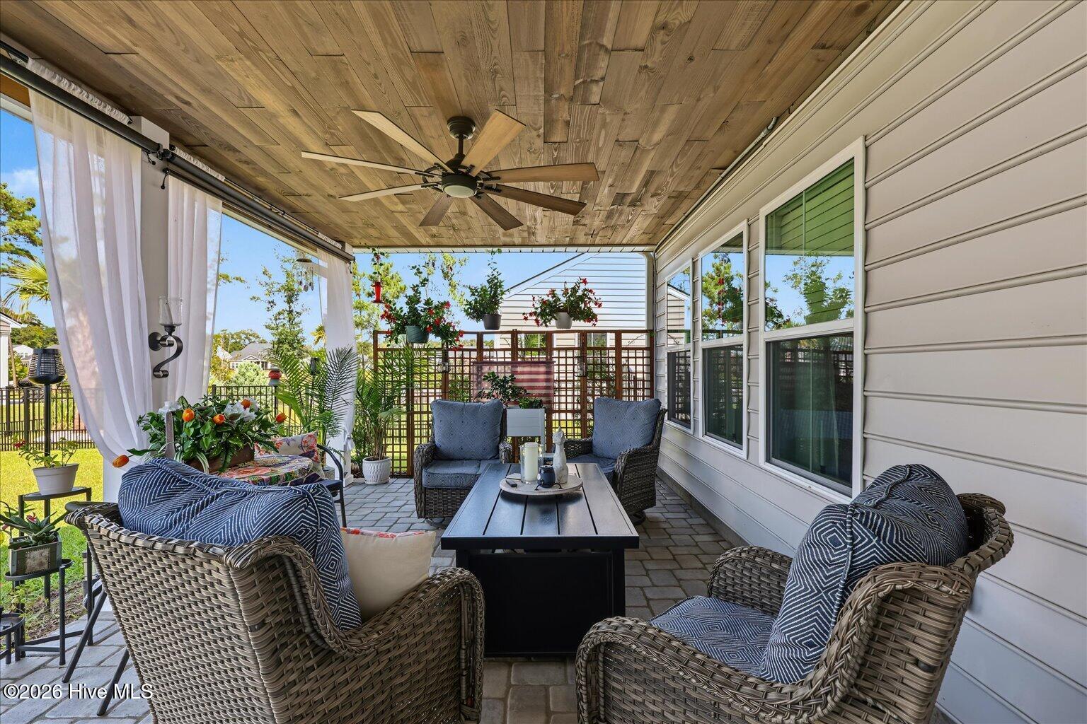 9210 Little Osprey Drive Property Photo 8