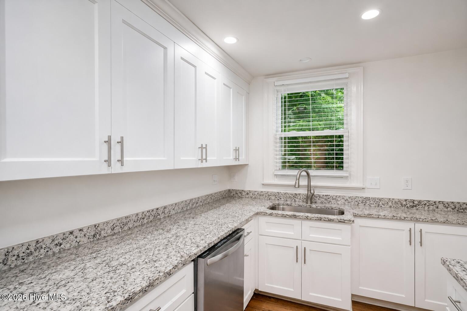 1008 Merry Street Property Photo 10