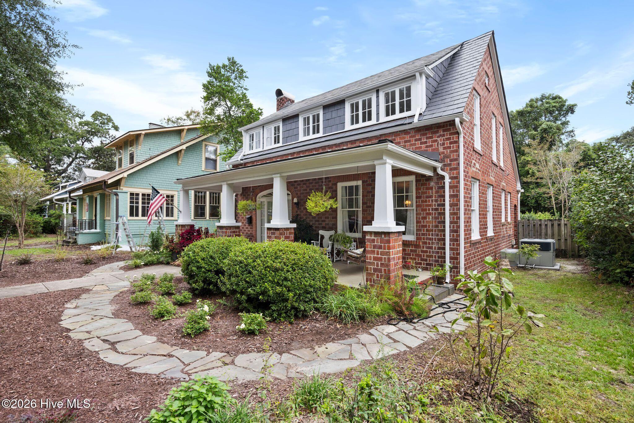 1811 Grace Street Property Photo 4