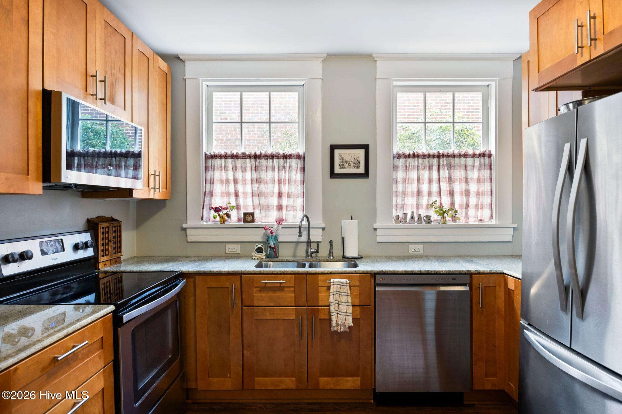 1811 Grace Street Property Photo 18