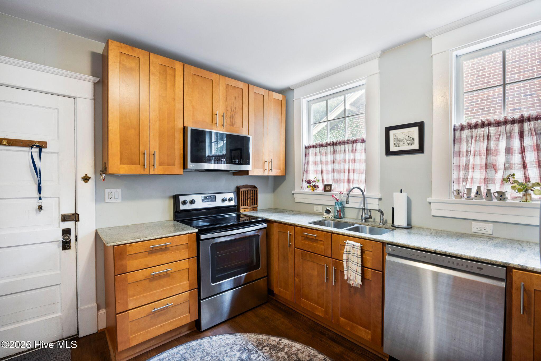 1811 Grace Street Property Photo 19