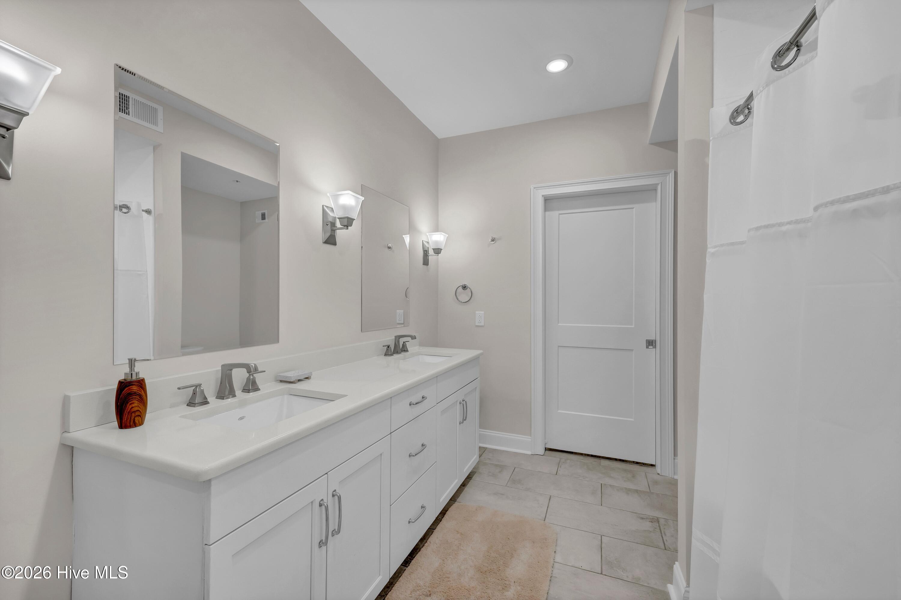 240 N Water Street 651 Property Photo 16