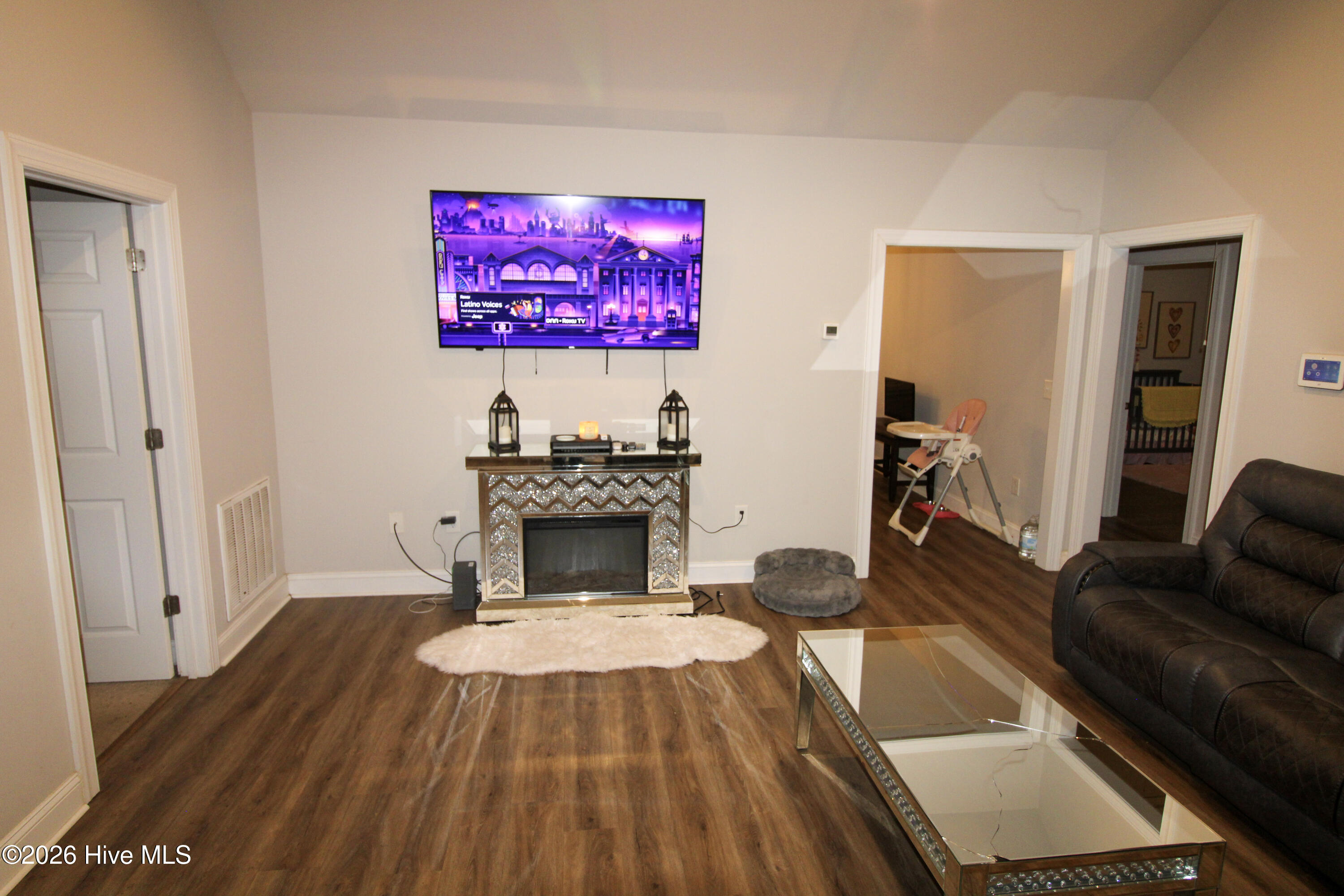 8153 Haw Branch Road Property Photo 4