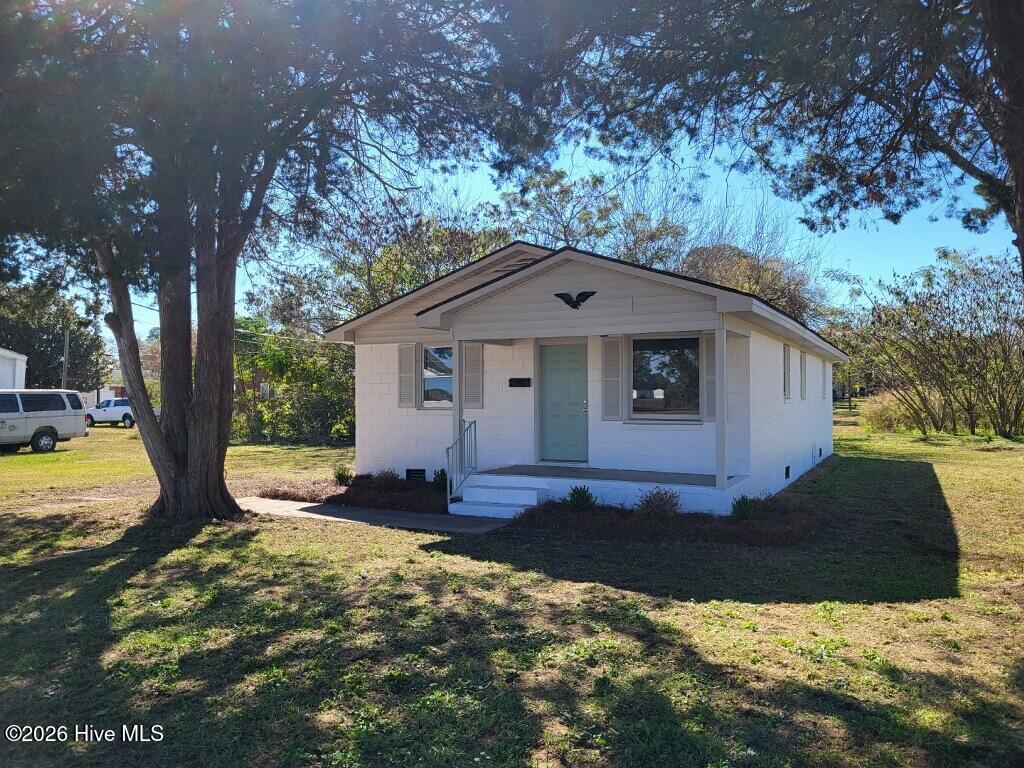 203 W King Street Property Photo 1