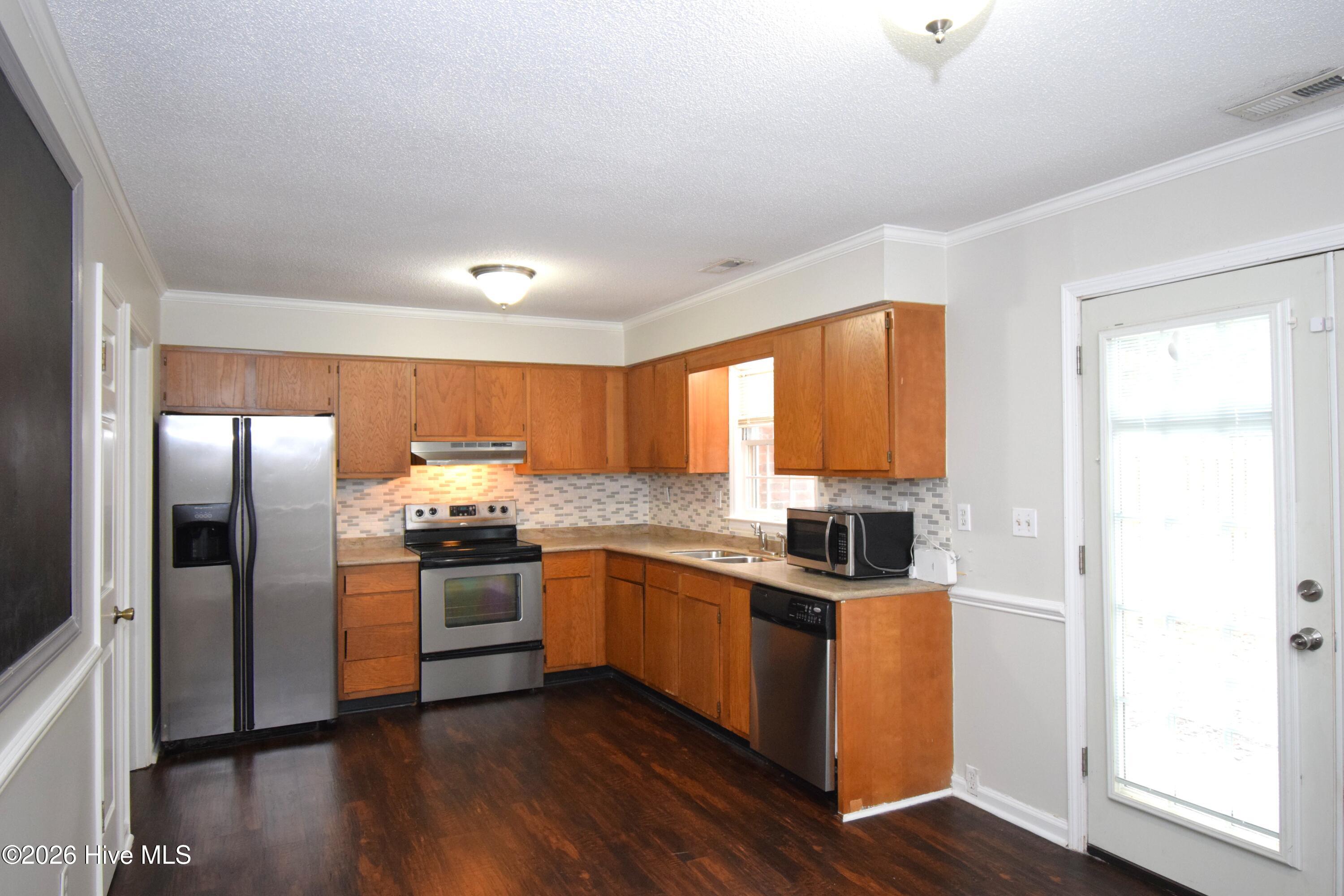 102 David Drive F28 Property Photo 6