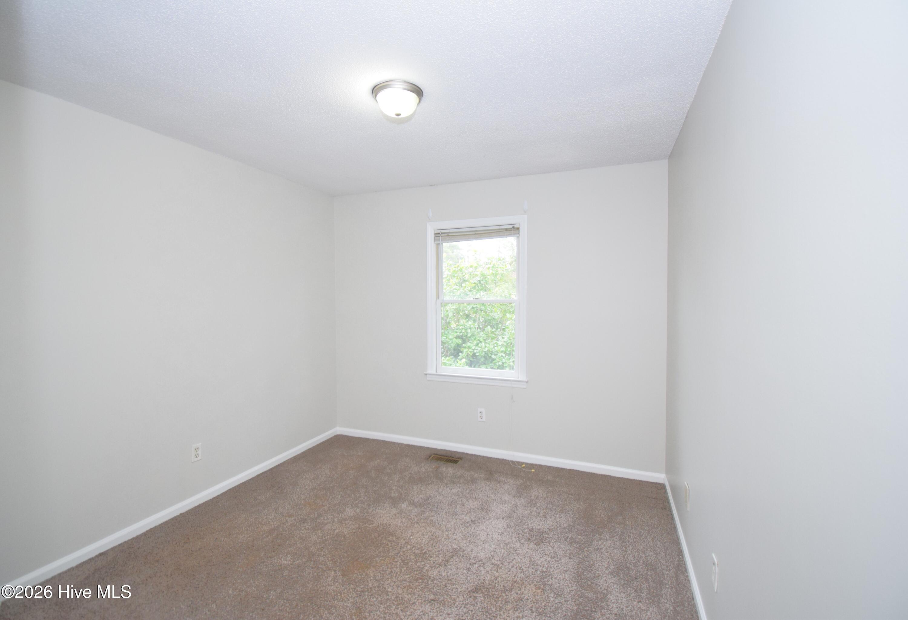 102 David Drive F28 Property Photo 11