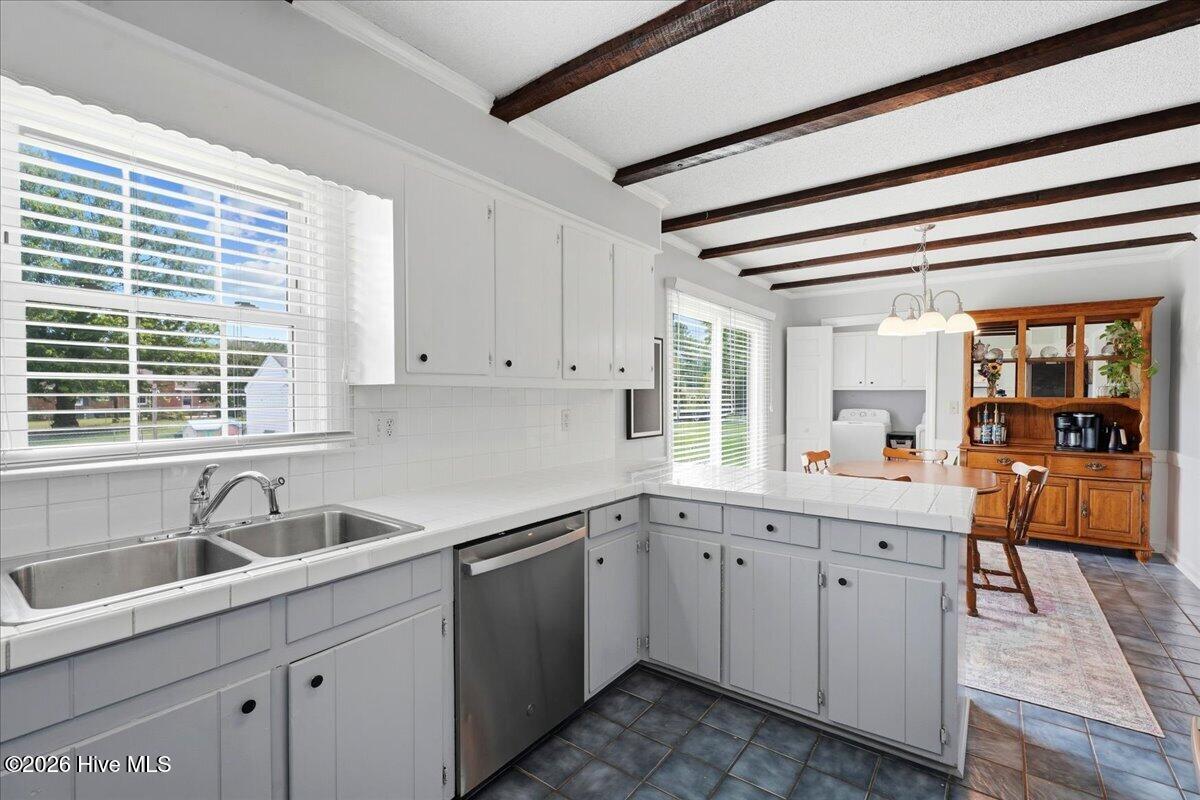 2565 Irvin Drive Property Photo 13