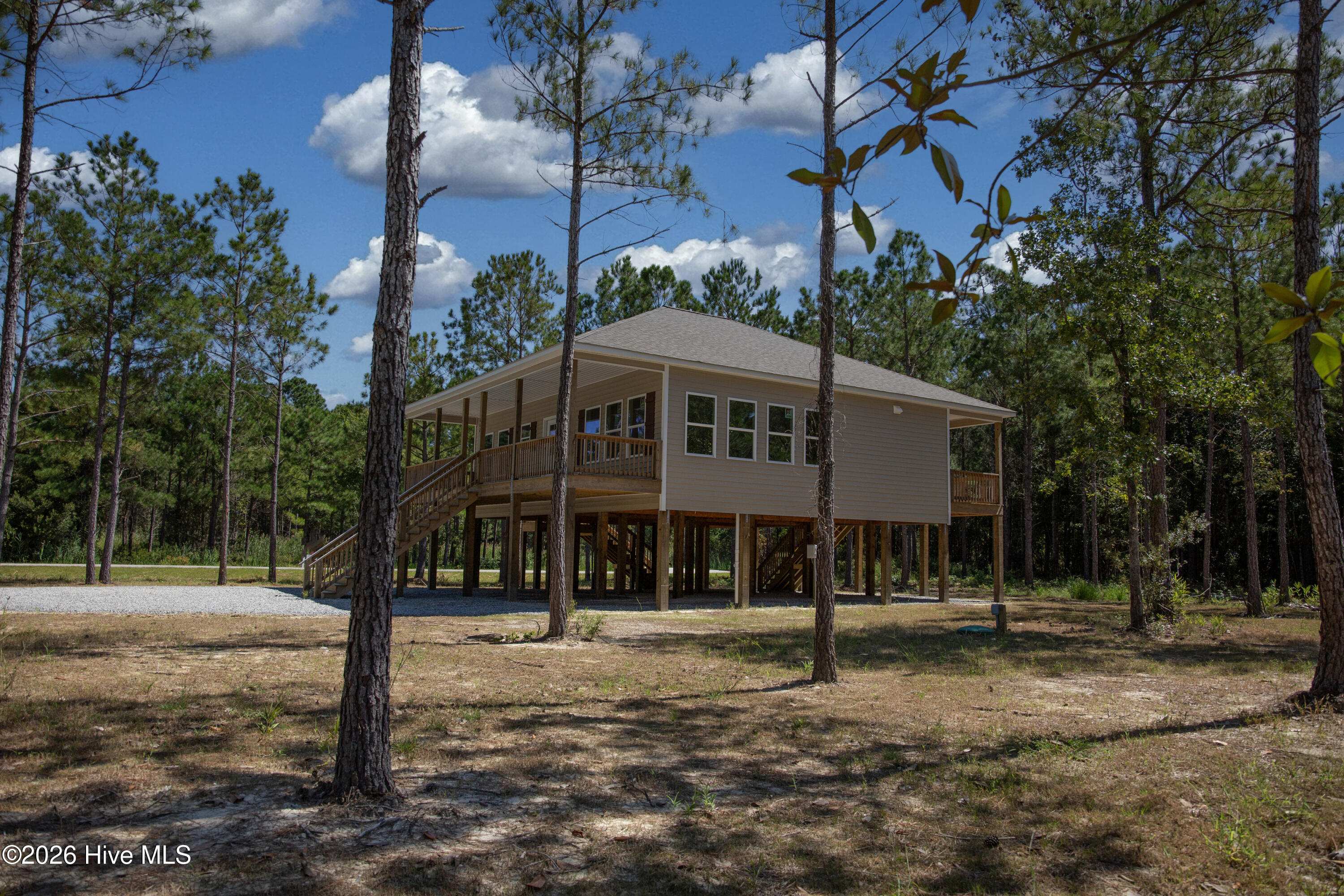 662 Vandemere Creek Drive Property Photo 3