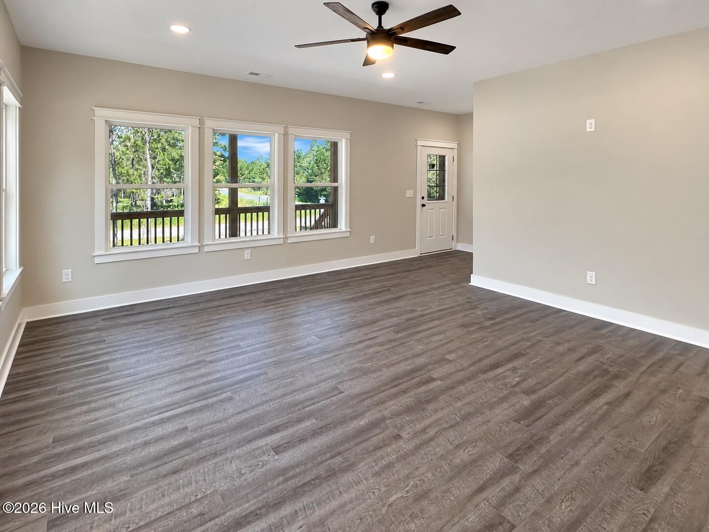 662 Vandemere Creek Drive Property Photo 10