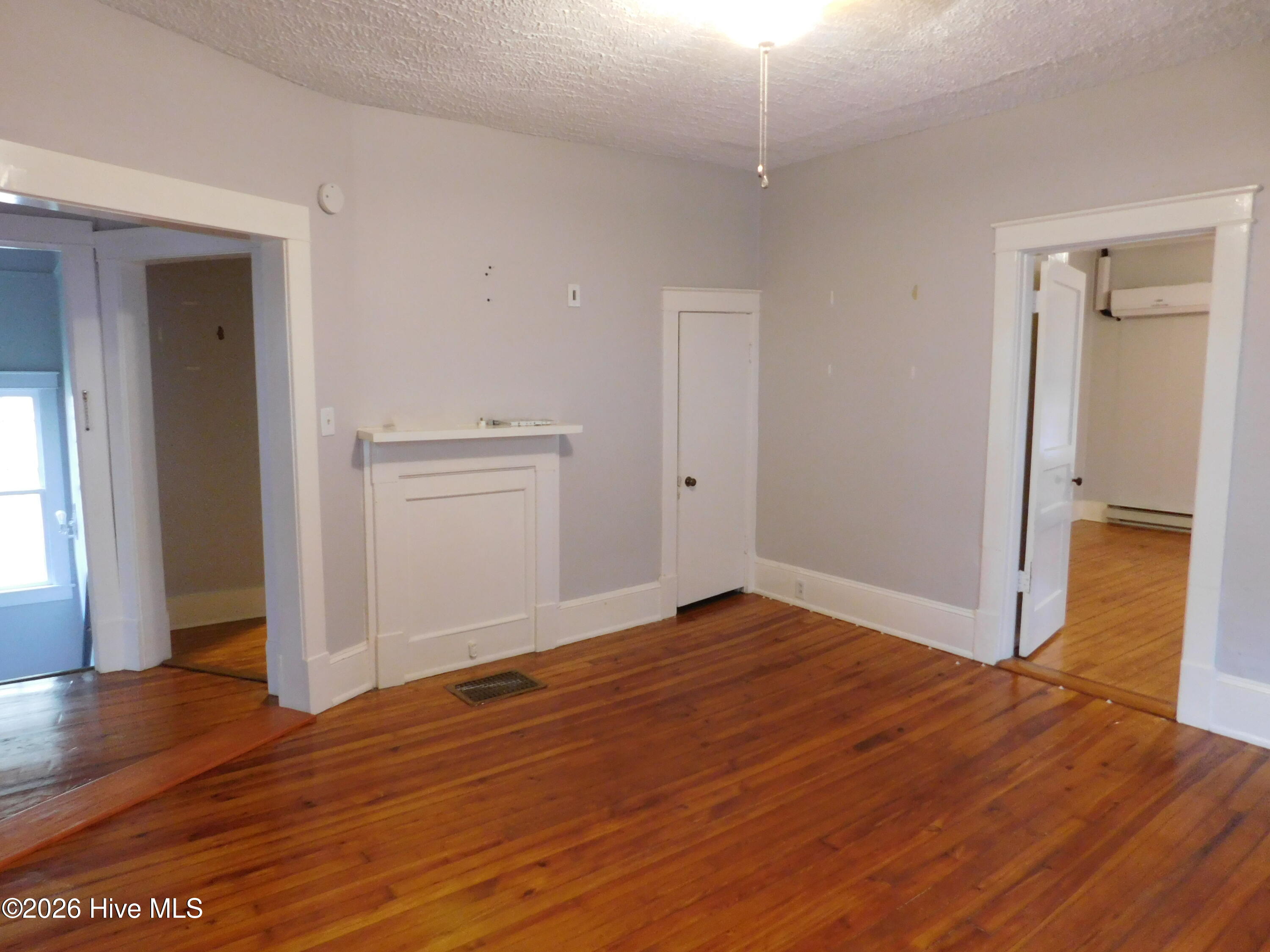 206 King Street A Property Photo 8