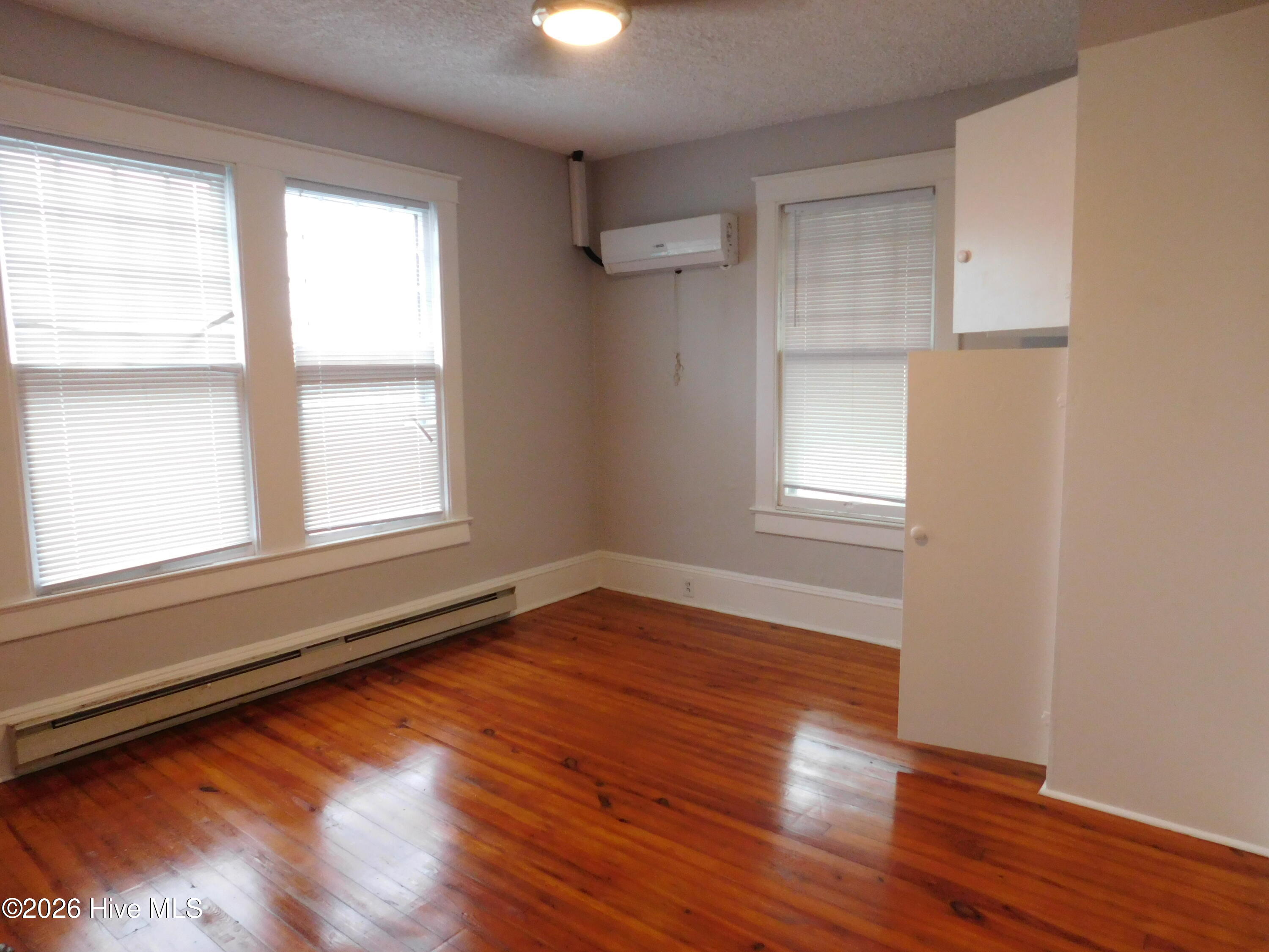 206 King Street A Property Photo 11