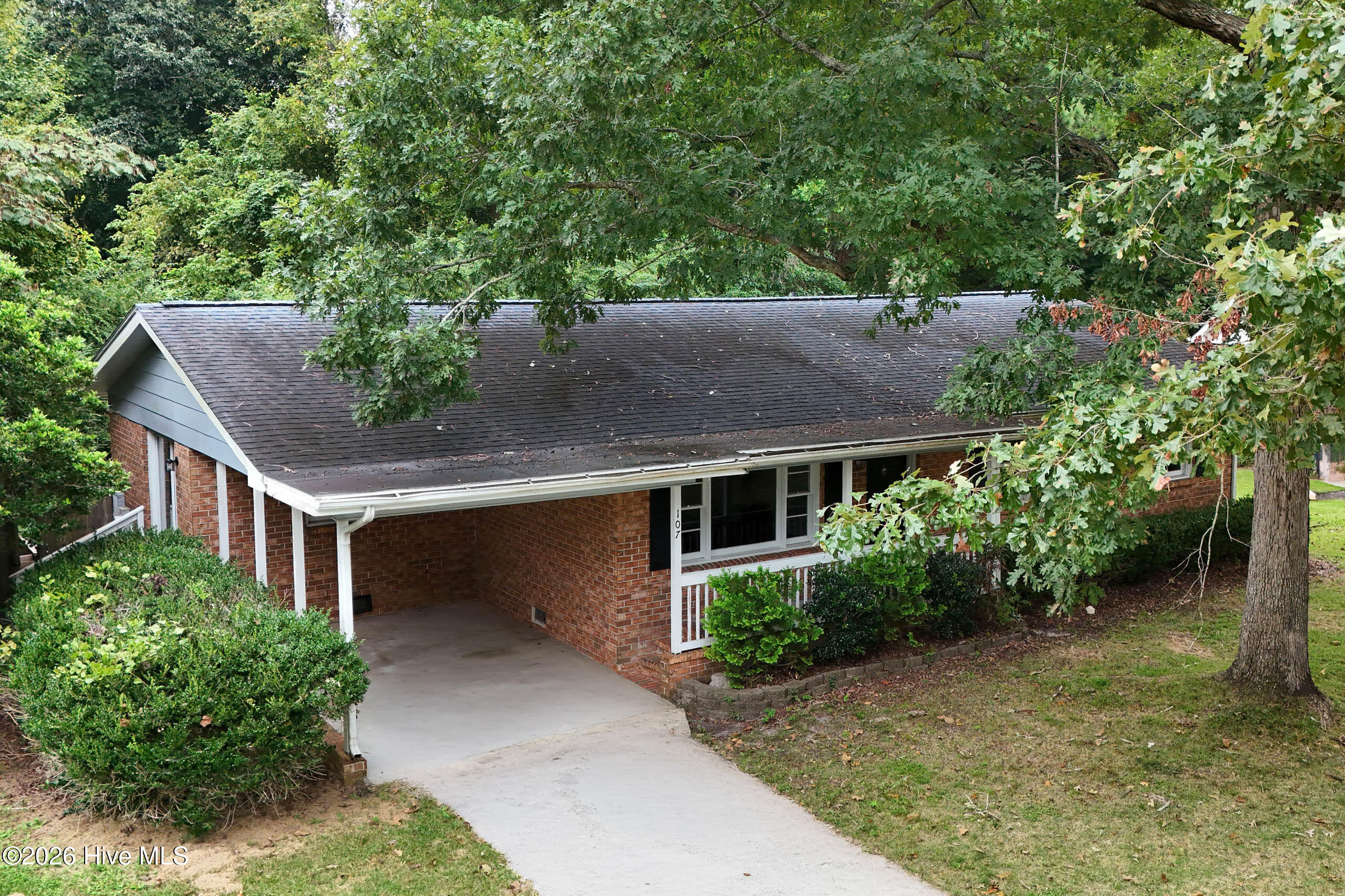 107 Marion Court Property Photo 3