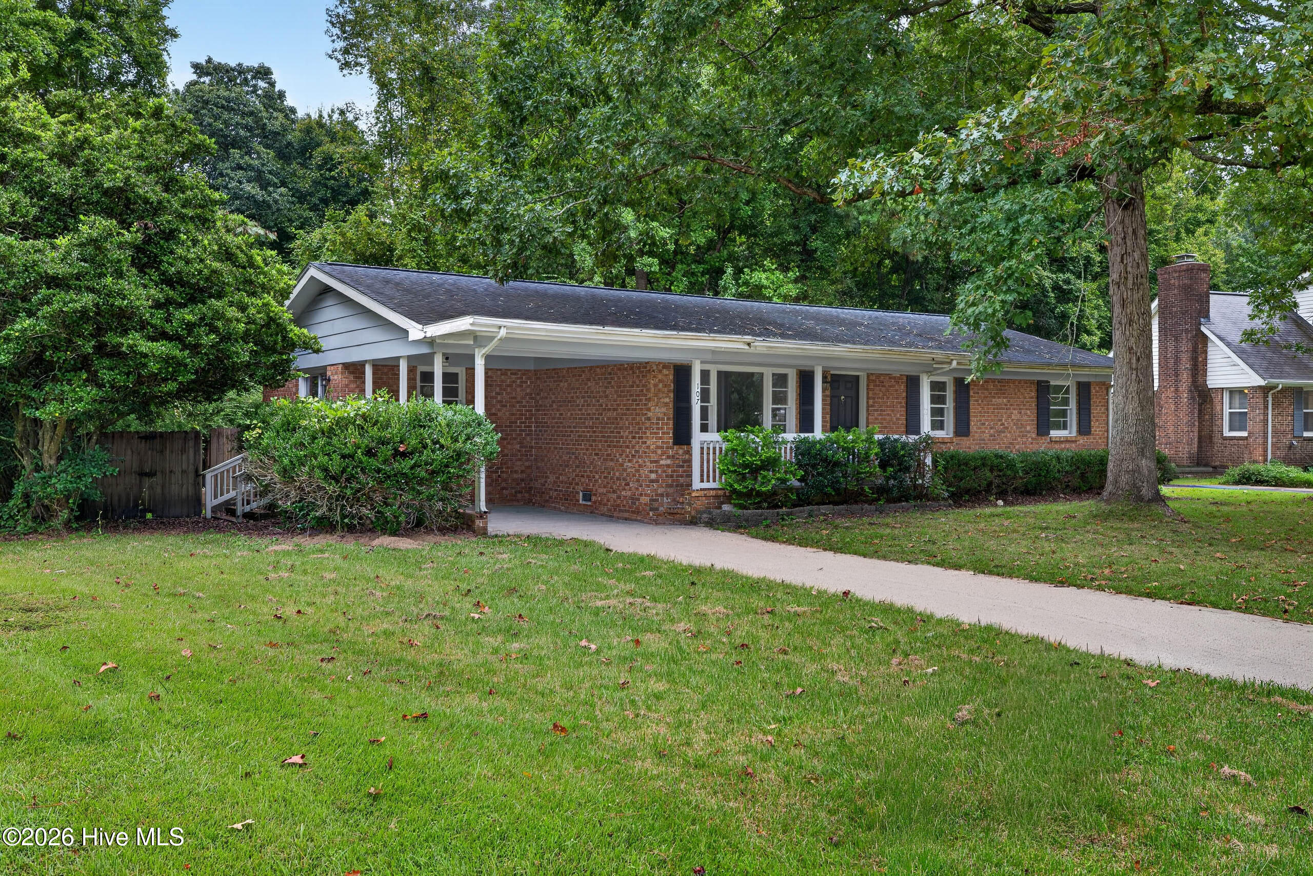 107 Marion Court Property Photo 4